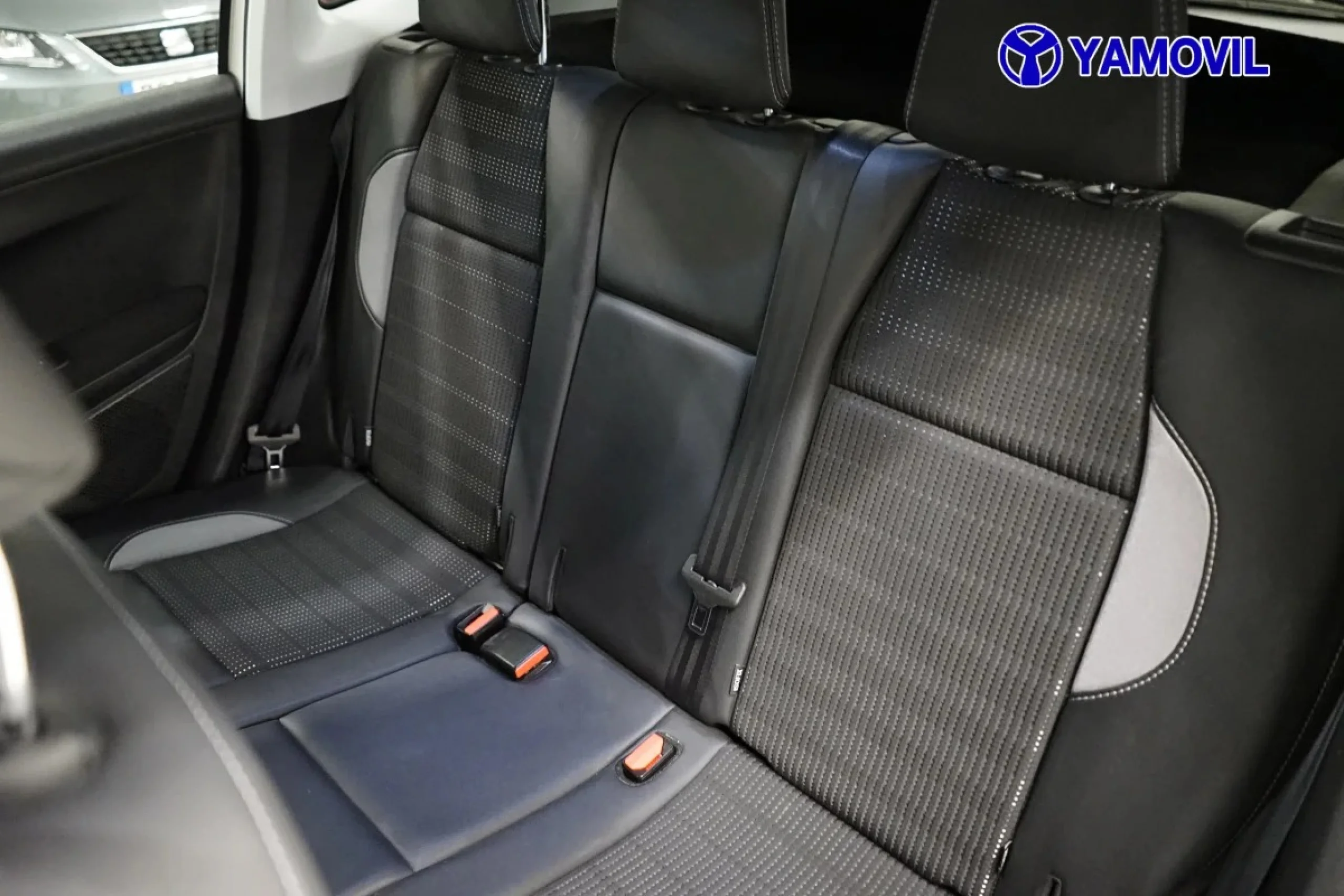 Peugeot 2008 SUV VTI 120 Allure 88 kW (120 CV) - Foto 14