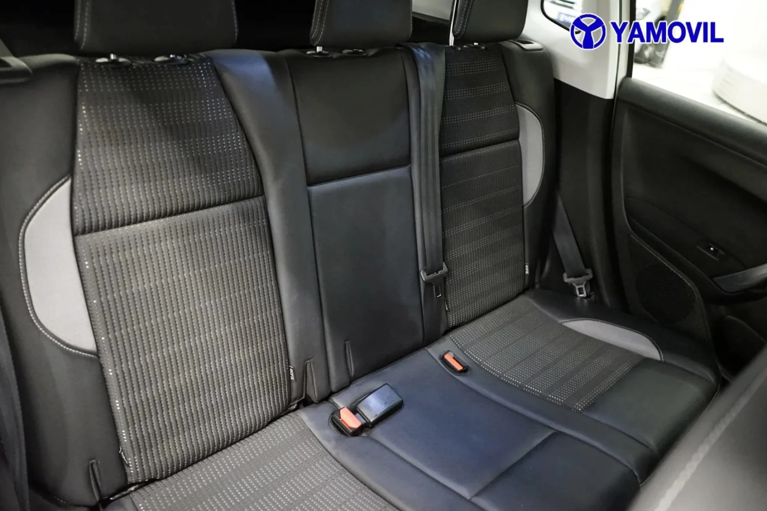 Peugeot 2008 SUV VTI 120 Allure 88 kW (120 CV) - Foto 16
