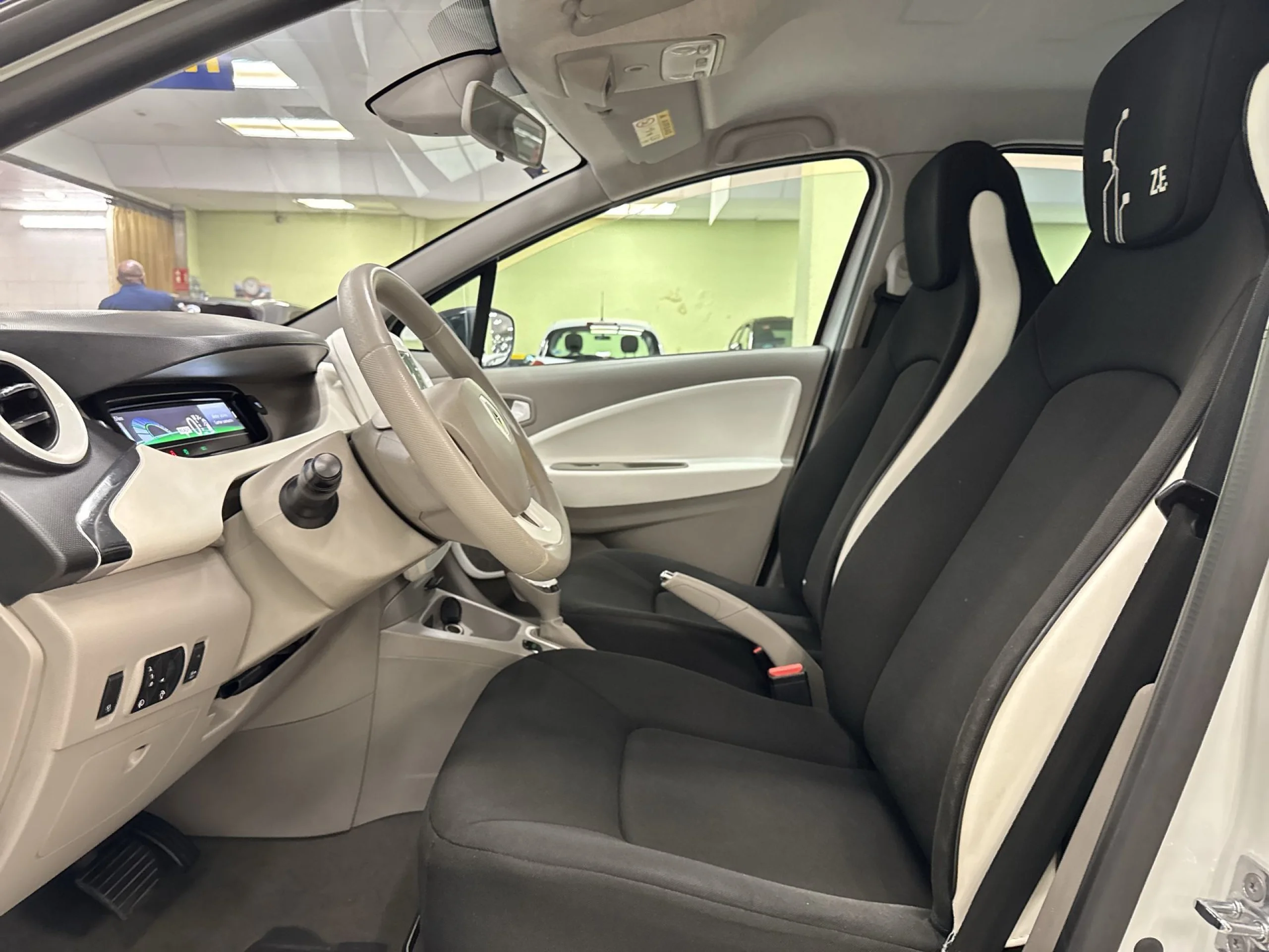 Renault Zoe Life R240 65 kW (88 CV) - Foto 8