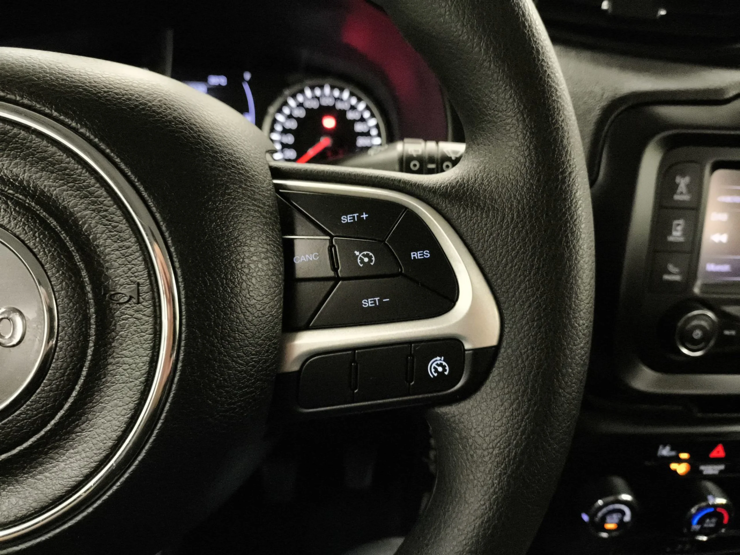 Jeep Renegade 1.0G Sport 4x2 88 kW (120 CV) - Foto 18