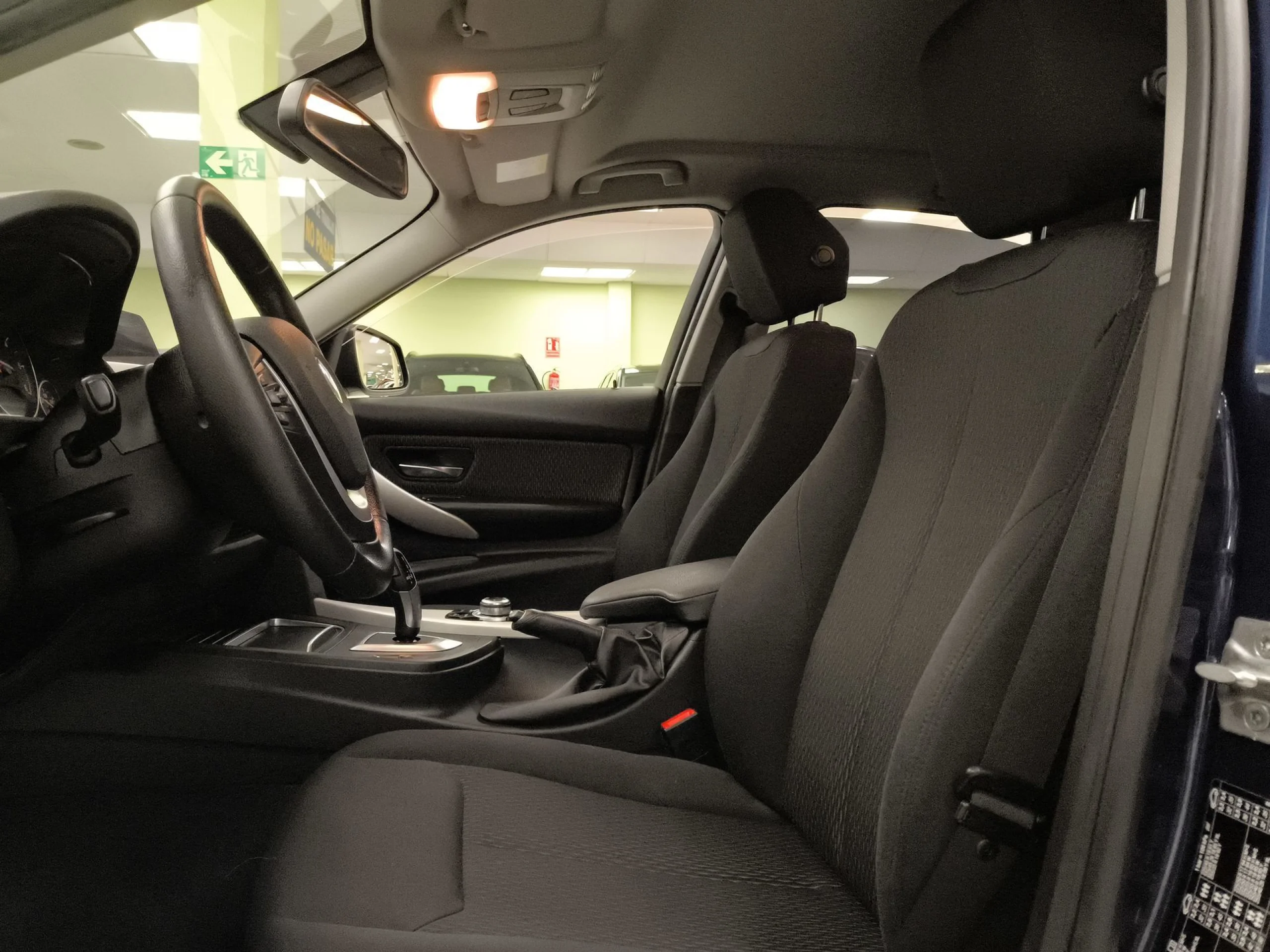 BMW Serie 3 320d 140 kW (190 CV) - Foto 8