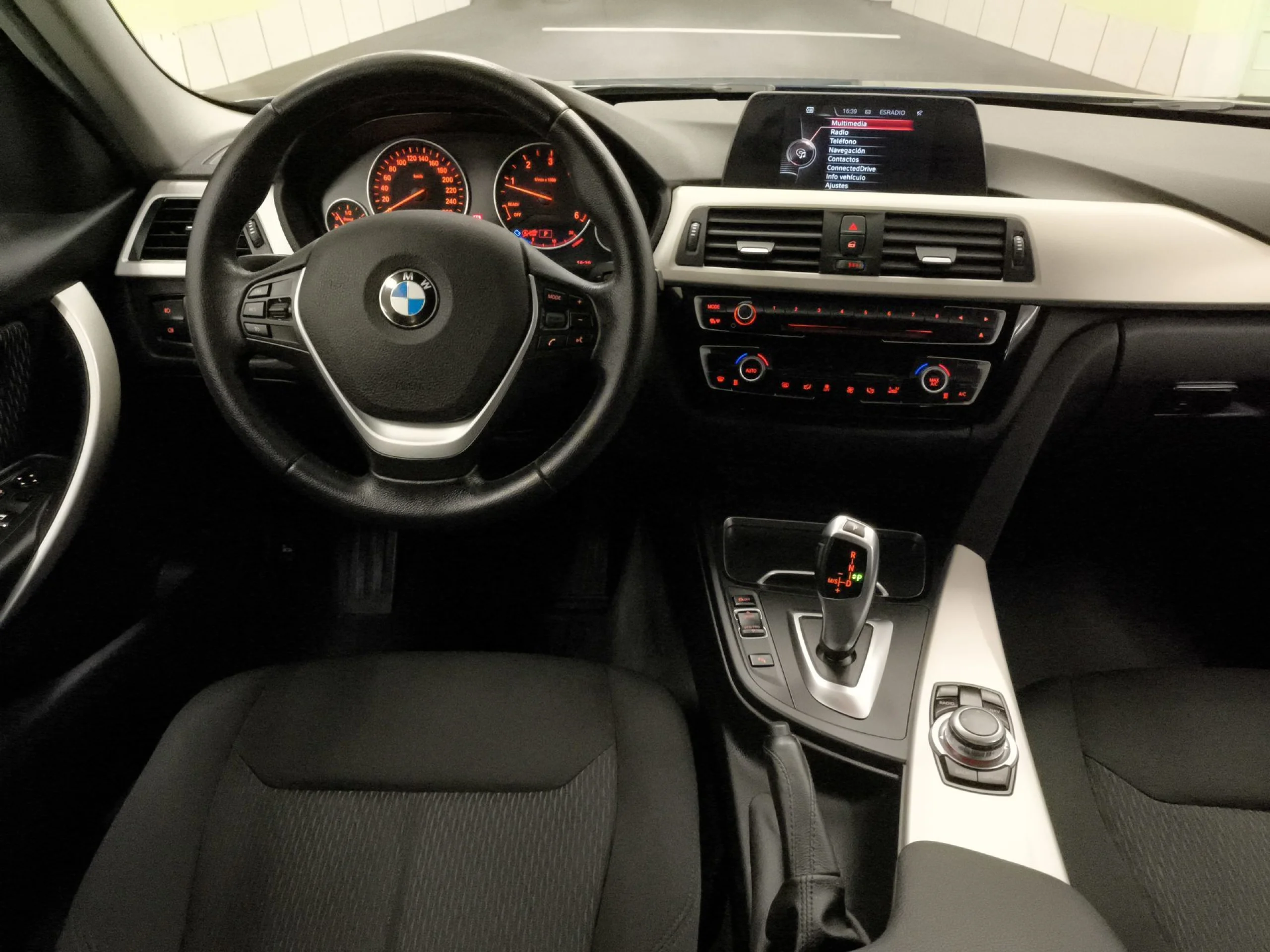 BMW Serie 3 320d 140 kW (190 CV) - Foto 17