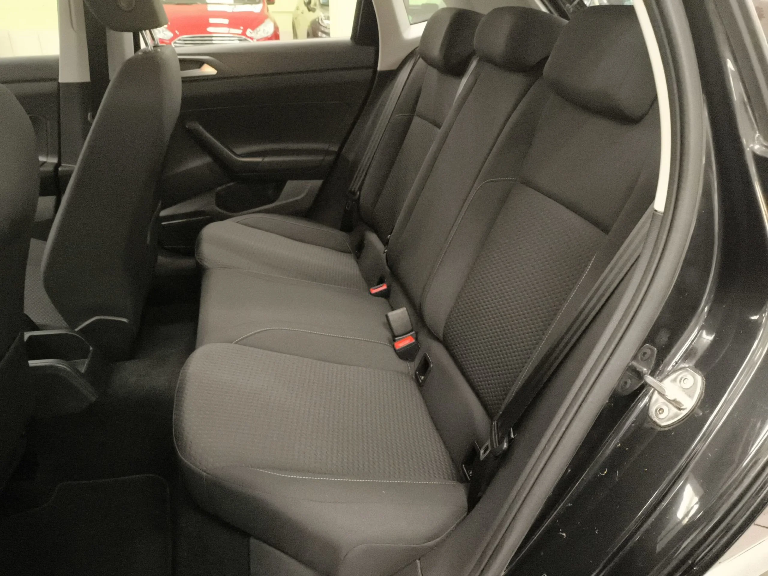 Volkswagen Polo Advance 1.0 59 kW (80 CV) - Foto 24