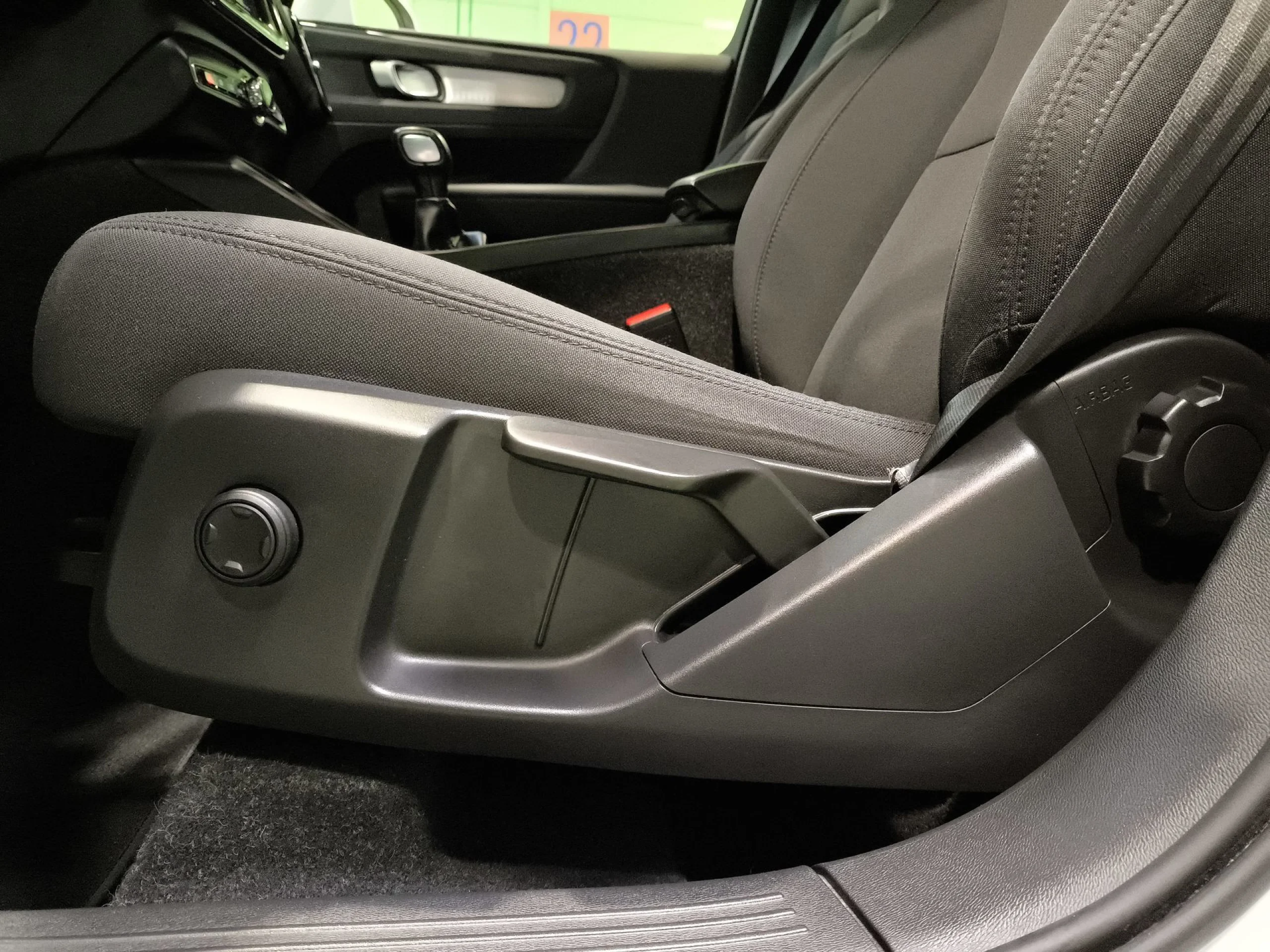 Volvo XC40 D3 Momentum 110 kW (150 CV) - Foto 9