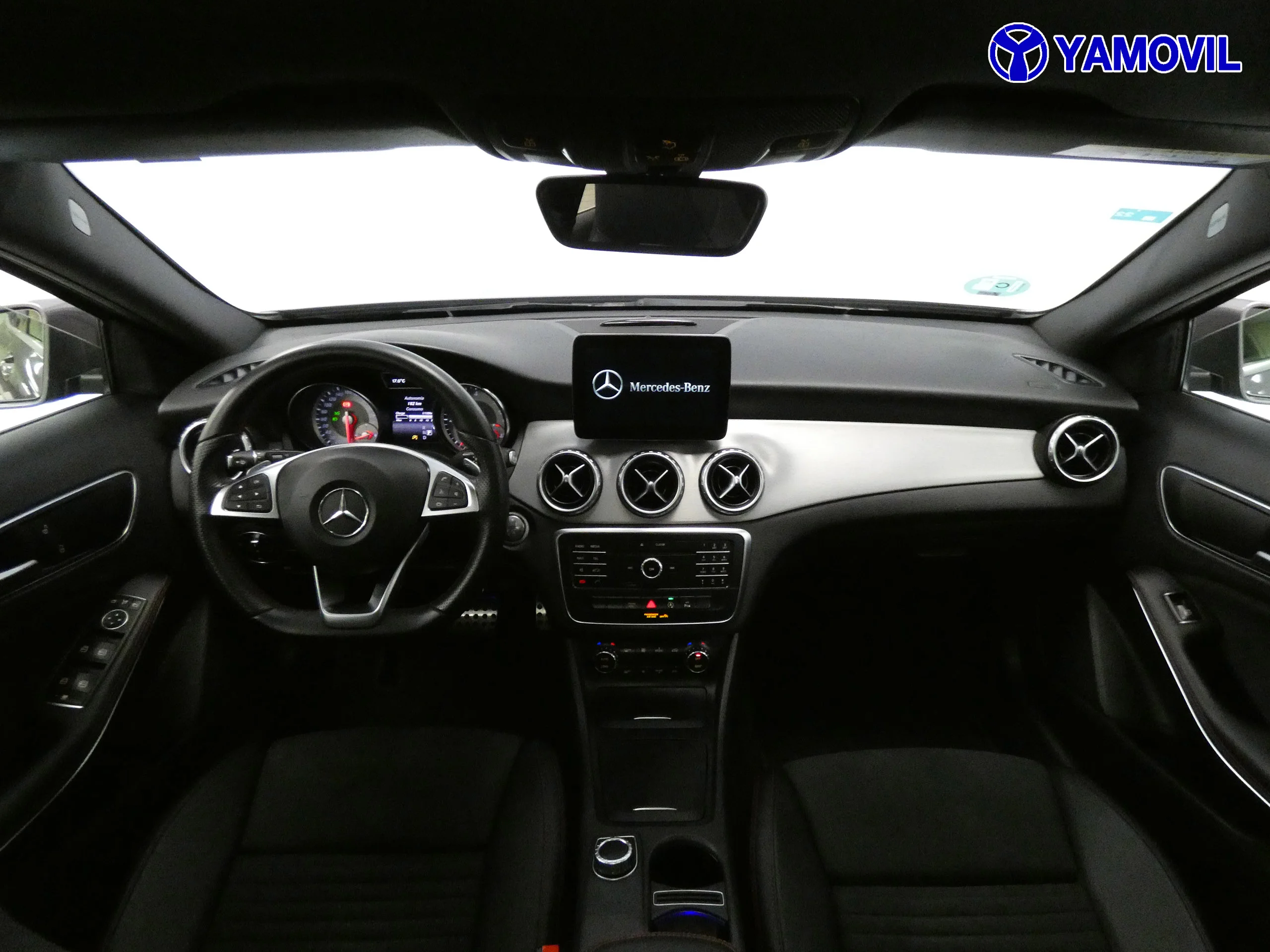 Mercedes-Benz GLA 200 200D AMG LINE - Foto 17