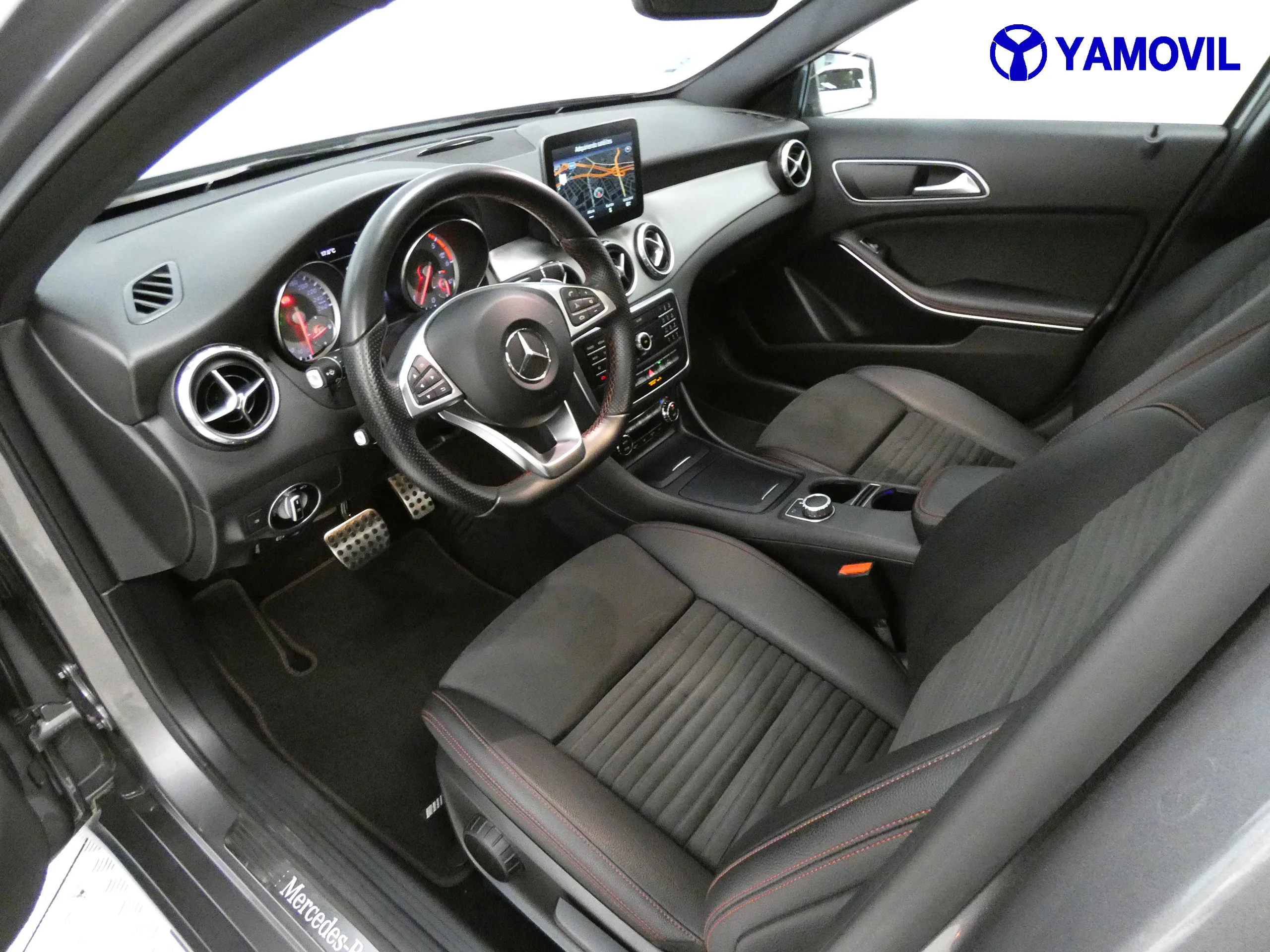 Mercedes-Benz GLA 200 200D AMG LINE - Foto 20