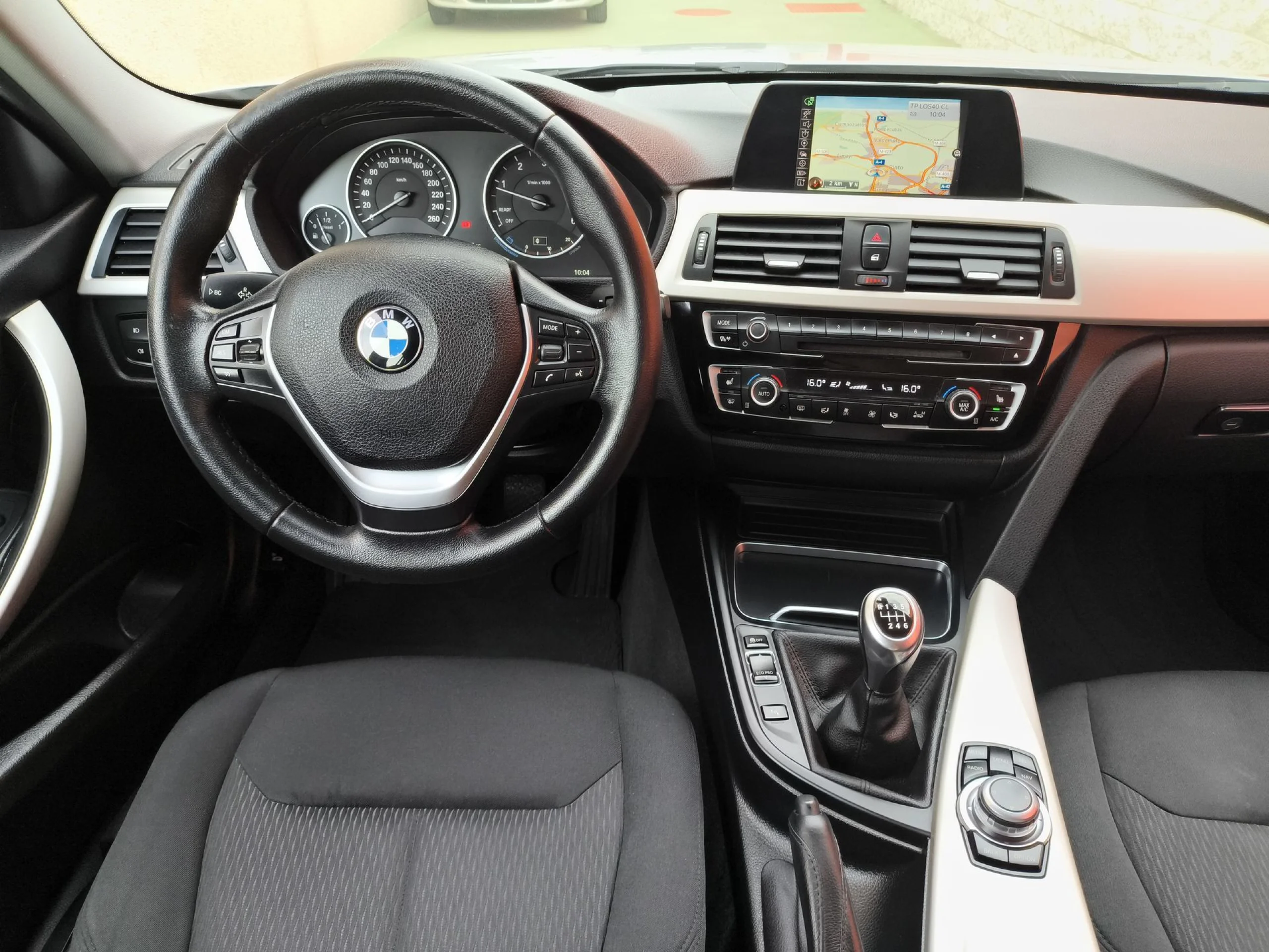 BMW Serie 3 318d Touring 110 kW (150 CV) - Foto 11