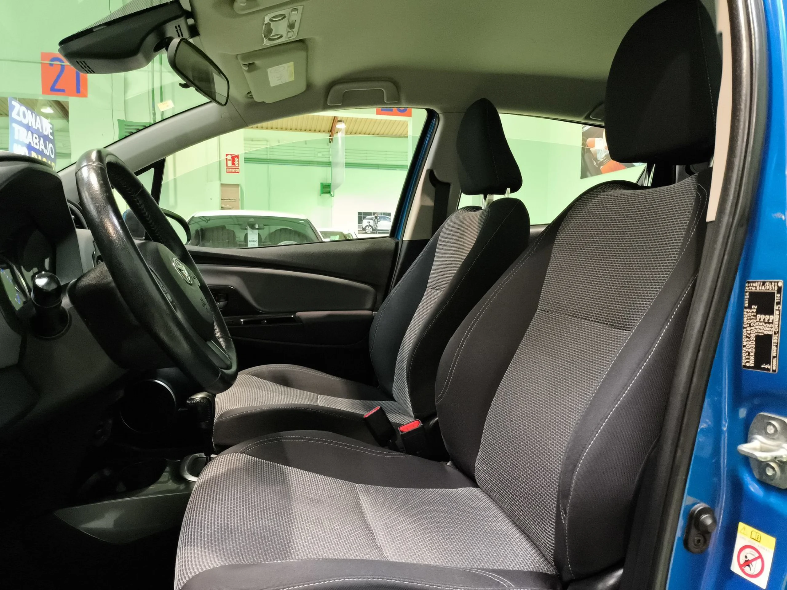 Toyota Yaris 1.5 Hybrid Active 74 kW (100 CV) - Foto 8