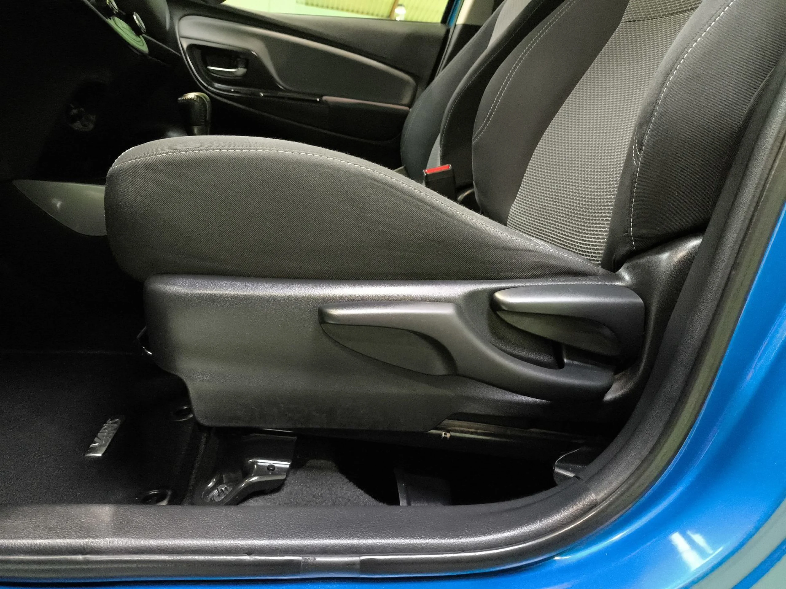 Toyota Yaris 1.5 Hybrid Active 74 kW (100 CV) - Foto 9