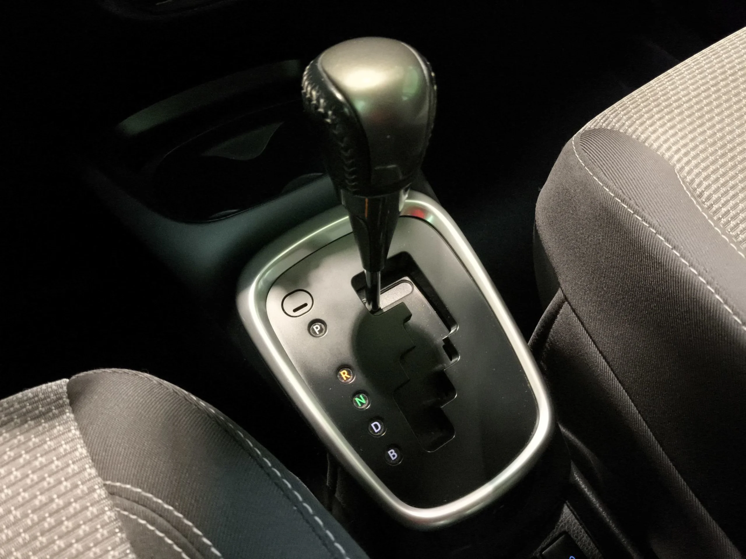 Toyota Yaris 1.5 Hybrid Active 74 kW (100 CV) - Foto 25