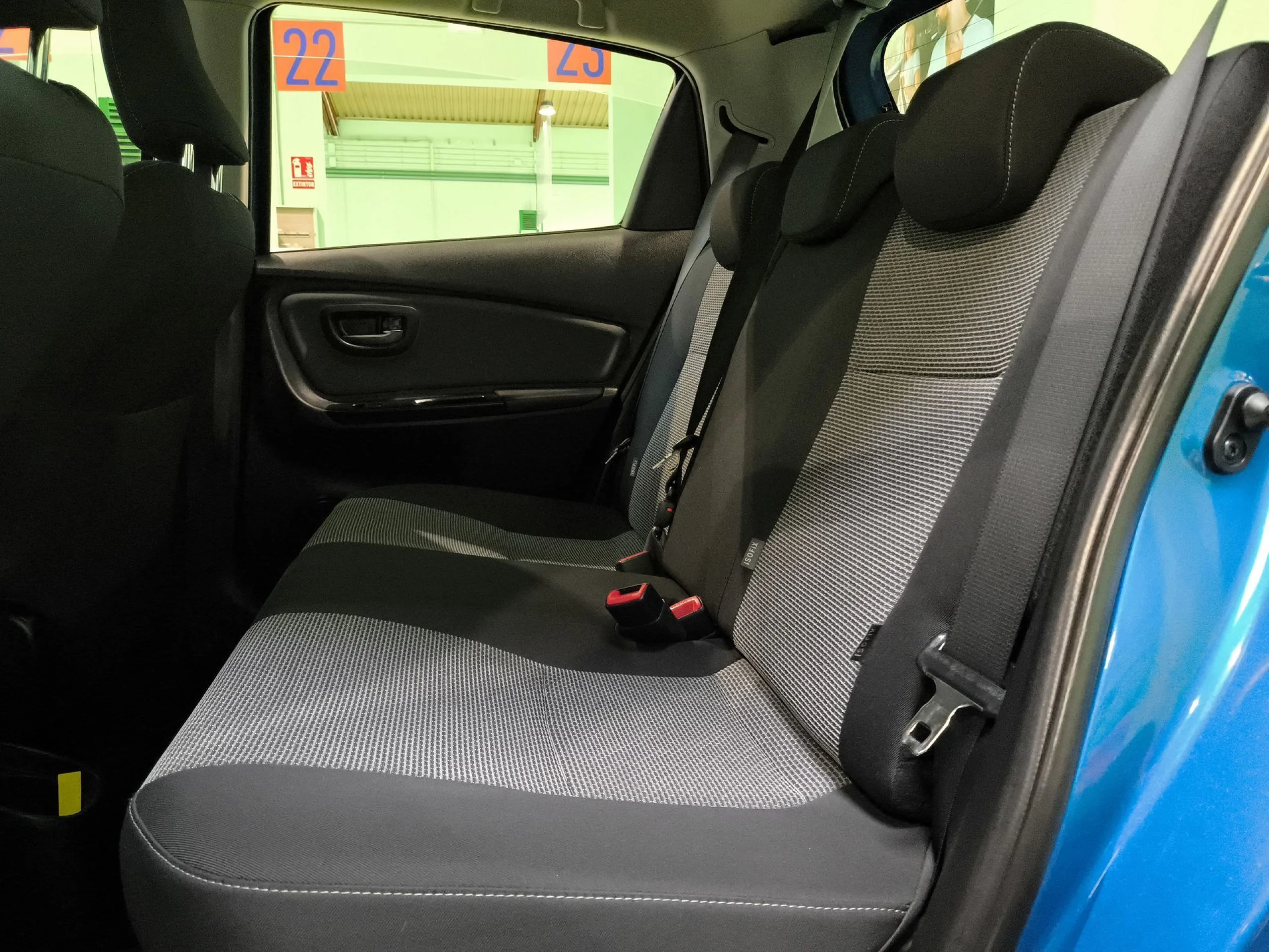 Toyota Yaris 1.5 Hybrid Active 74 kW (100 CV) - Foto 27