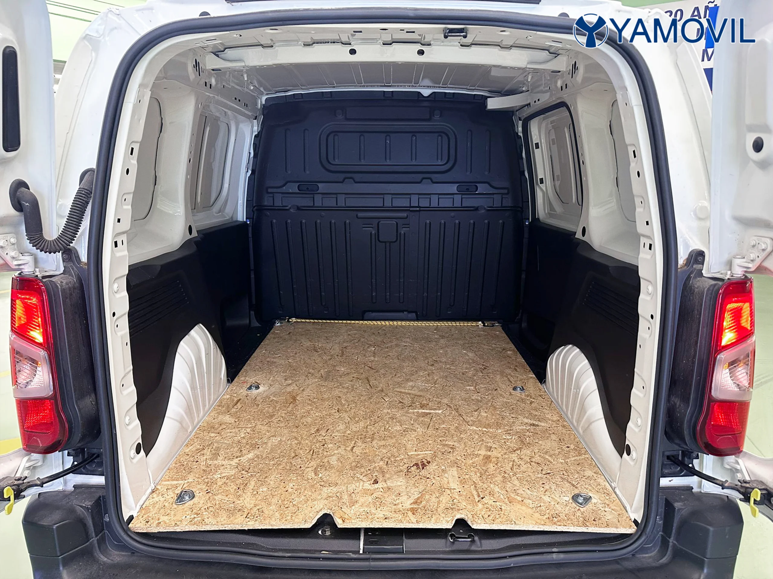 Peugeot Partner Furgon BlueHDi 100 SANDS Pro Standard 600kg 73 kW (98 CV) - Foto 7