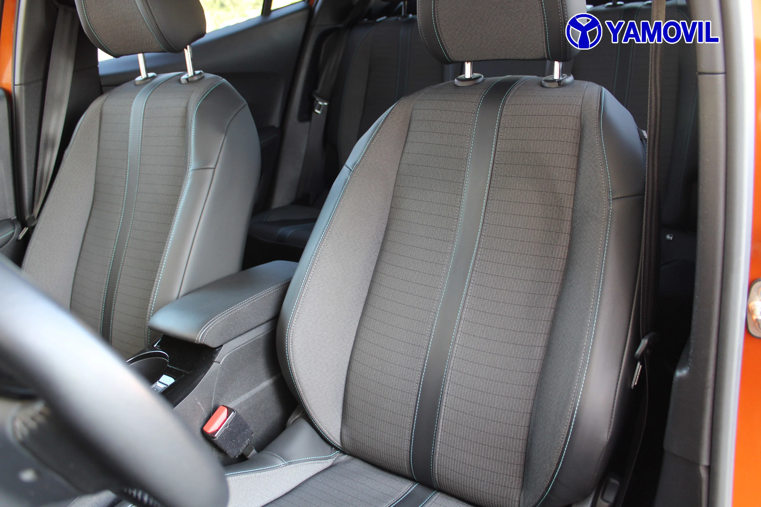 Peugeot 2008 SUV PureTech 130 SANDS Allure Pack 96 kW (130 CV) - Foto 13
