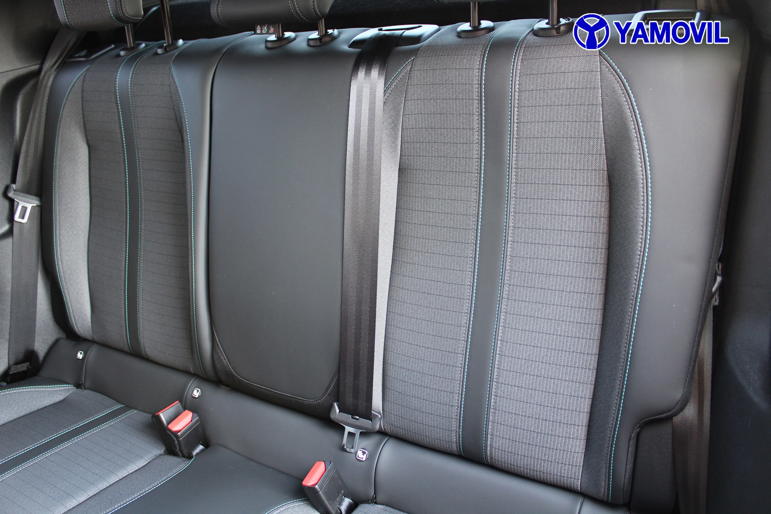Peugeot 2008 SUV PureTech 130 SANDS Allure Pack 96 kW (130 CV) - Foto 15