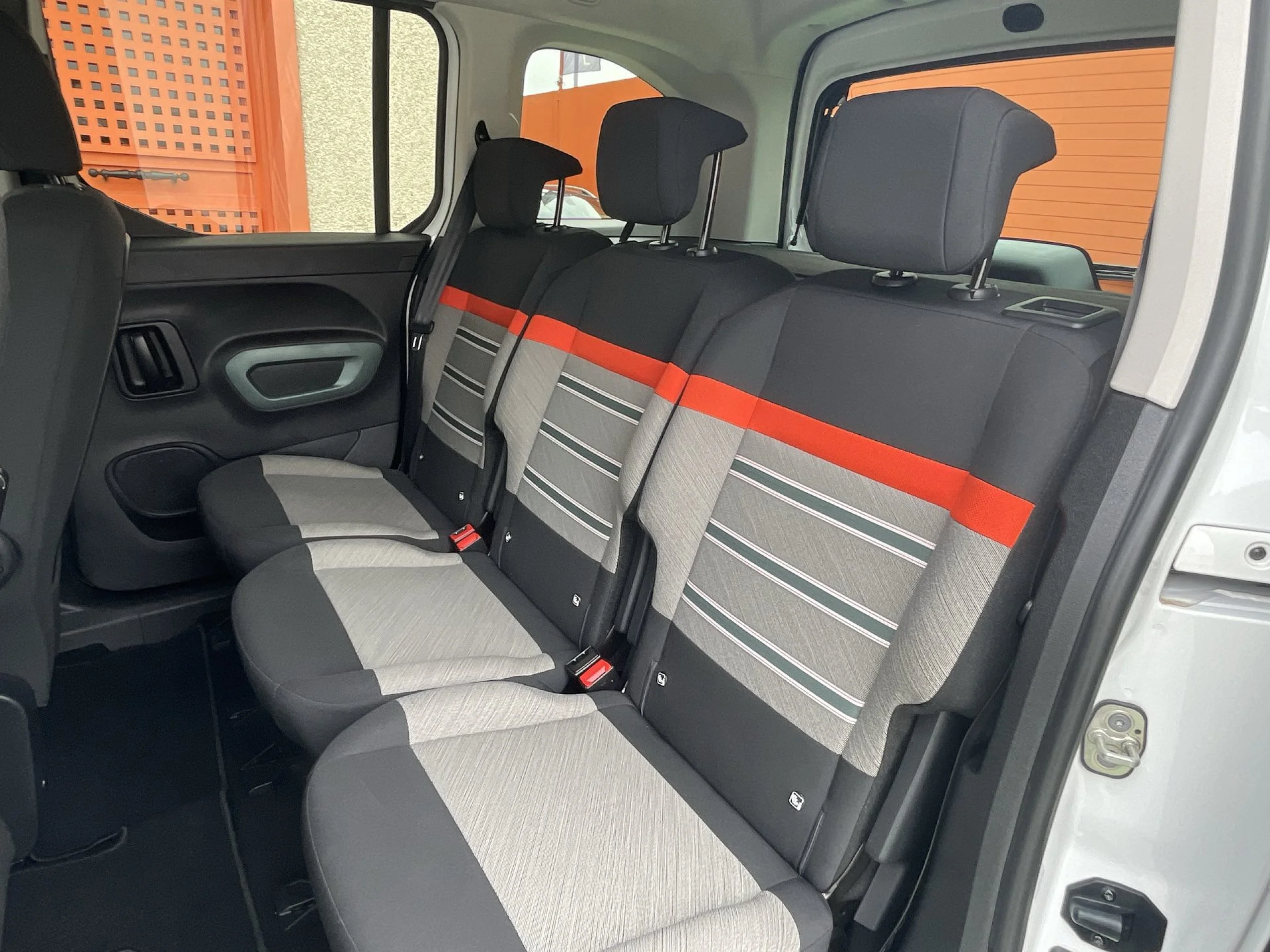 Citroen Berlingo BlueHDi 130 SANDS Talla M Shine 96 kW (130 CV) - Foto 18