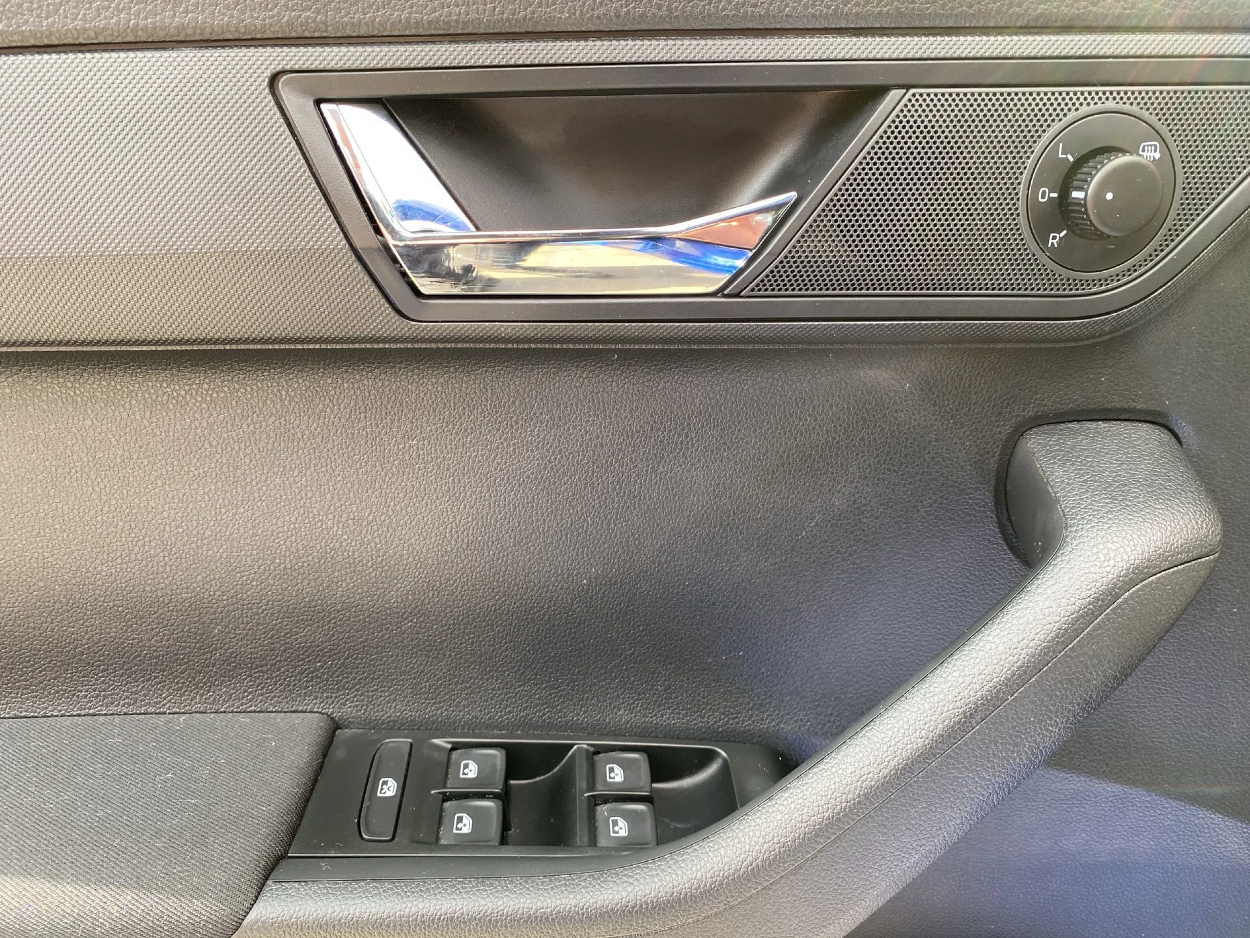 Skoda Fabia 1.0 MPI Like 55 kW (75 CV) - Foto 10