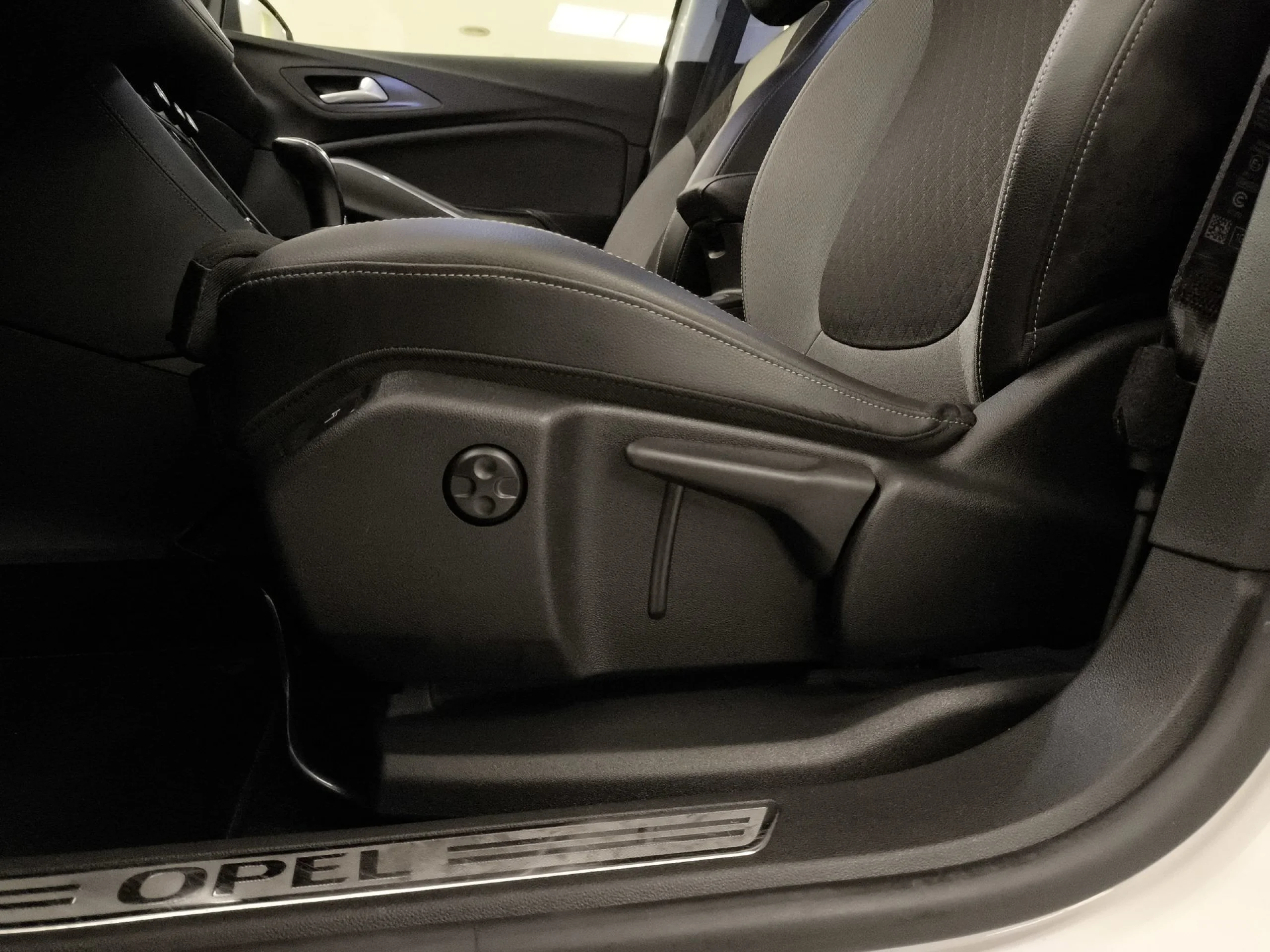 Opel Grandland X 1.2 Turbo Ultimate Auto 96 kW (130 CV) - Foto 9