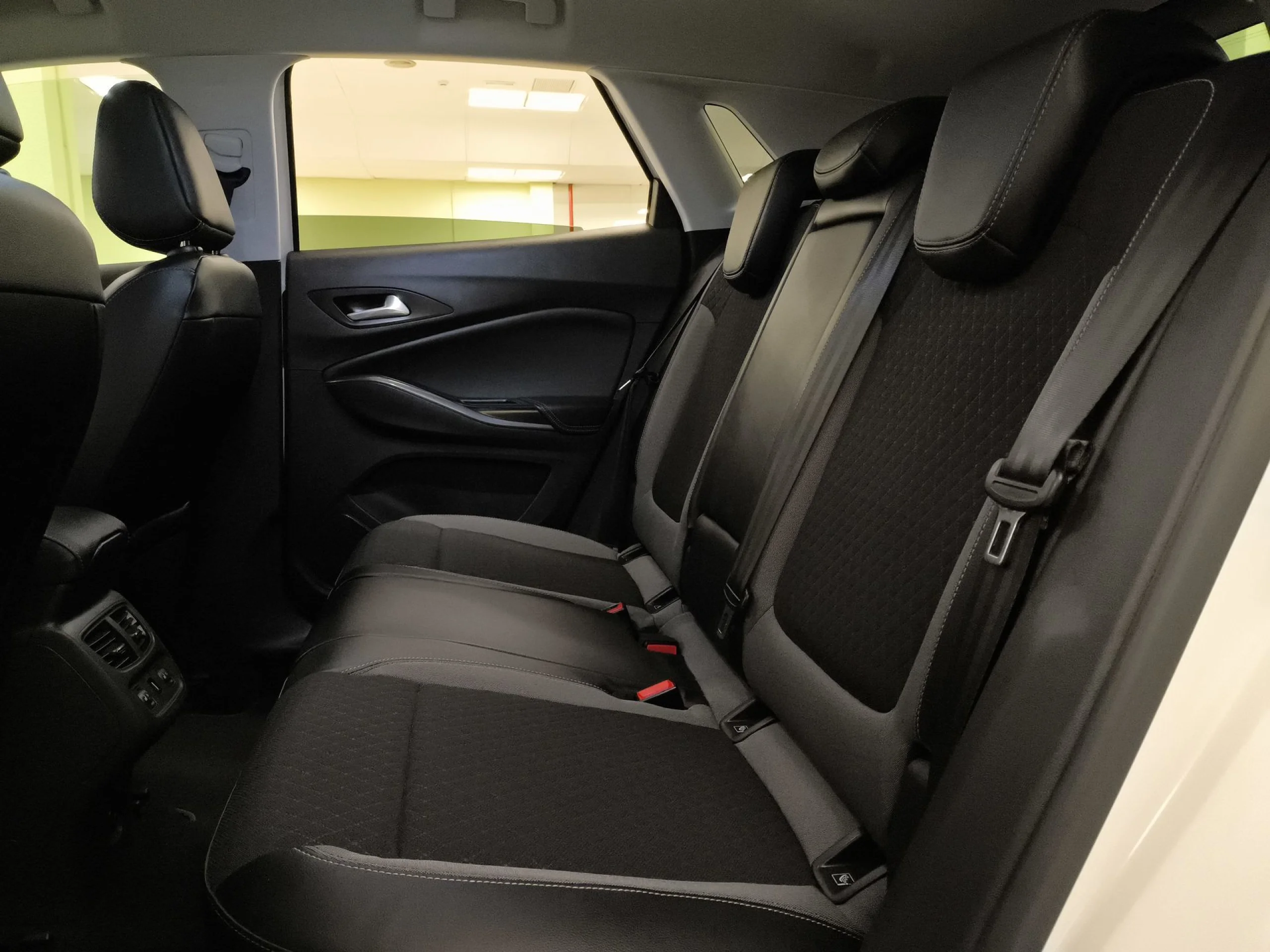 Opel Grandland X 1.2 Turbo Ultimate Auto 96 kW (130 CV) - Foto 19