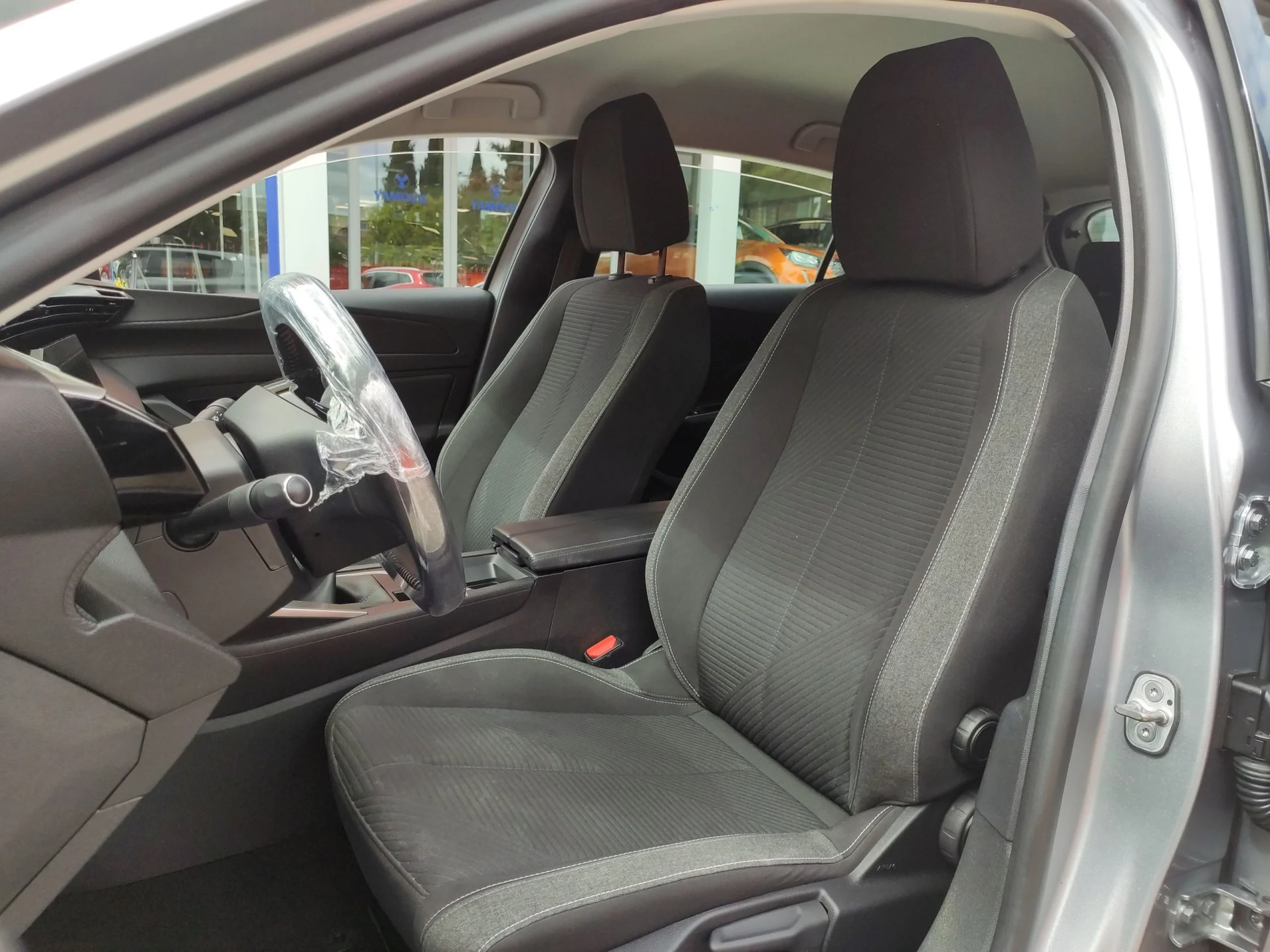 Peugeot 308 PureTech 130 SANDS Active Pack 96 kW (130 CV) - Foto 8