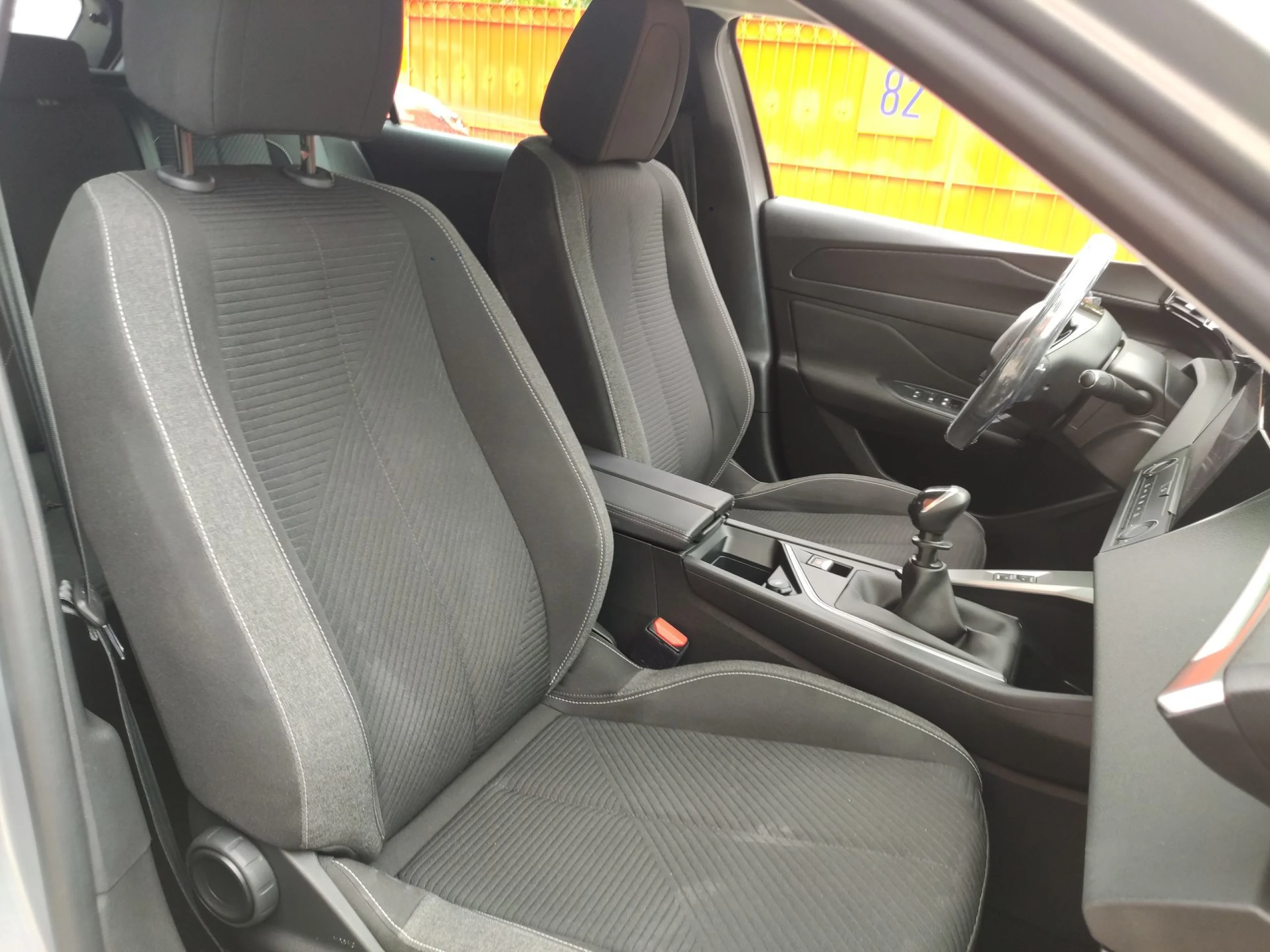 Peugeot 308 PureTech 130 SANDS Active Pack 96 kW (130 CV) - Foto 21