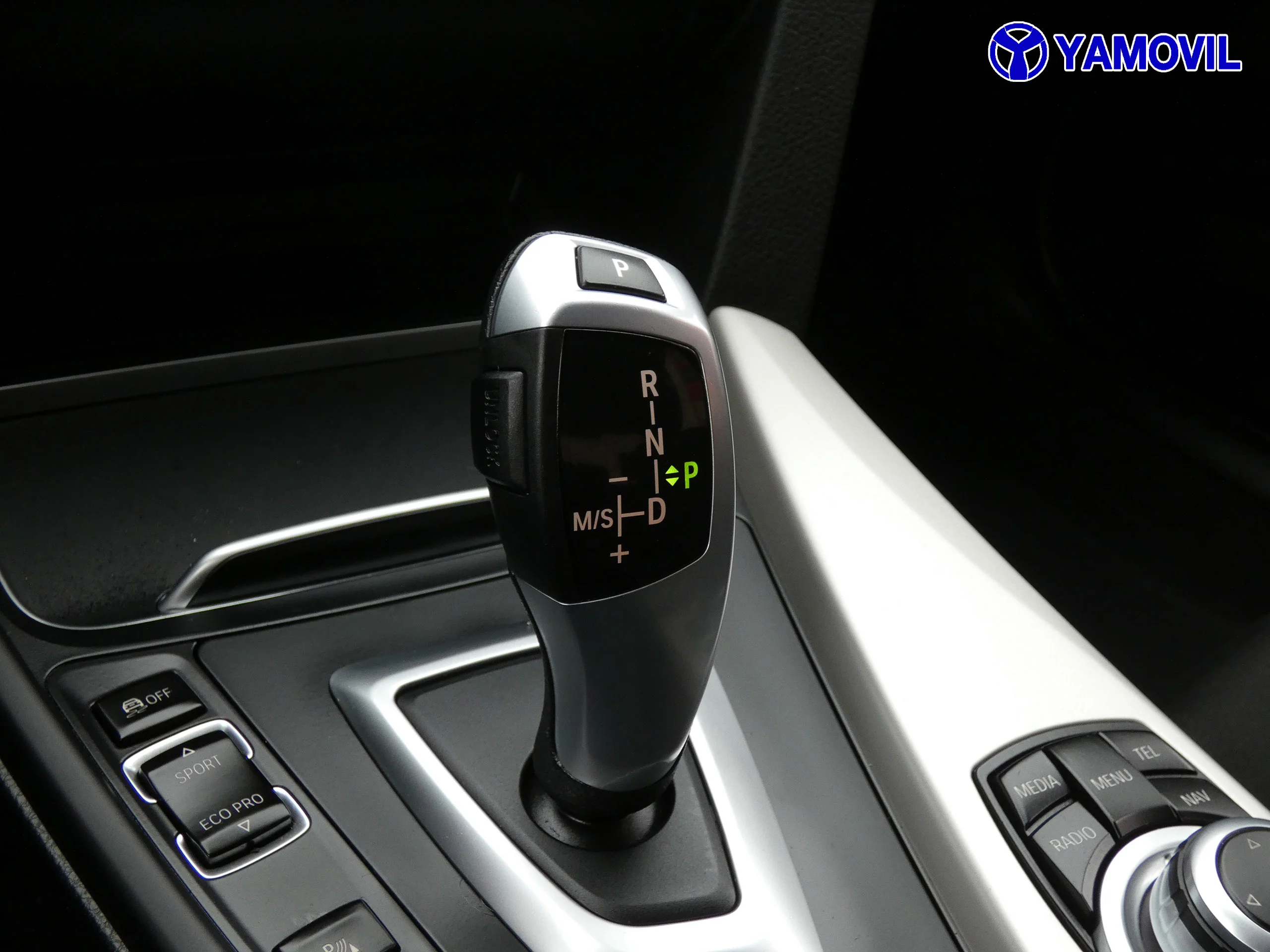 BMW 318 318D 4P - Foto 24