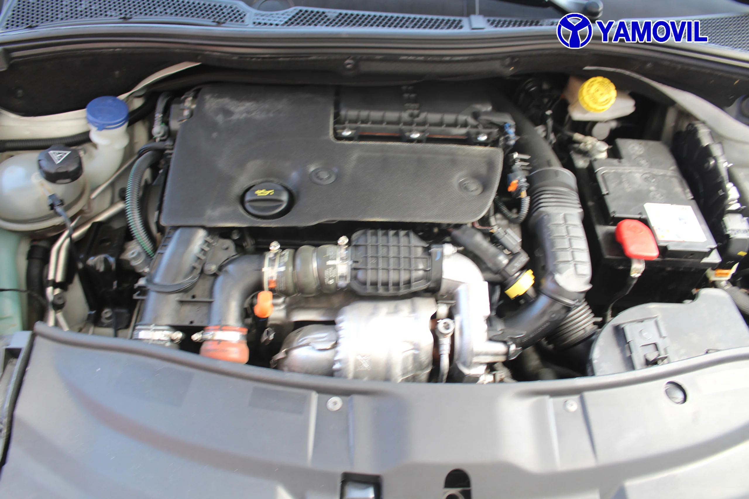 Peugeot 2008 SUV BlueHDi 100 Allure 74 kW (100 CV) - Foto 8