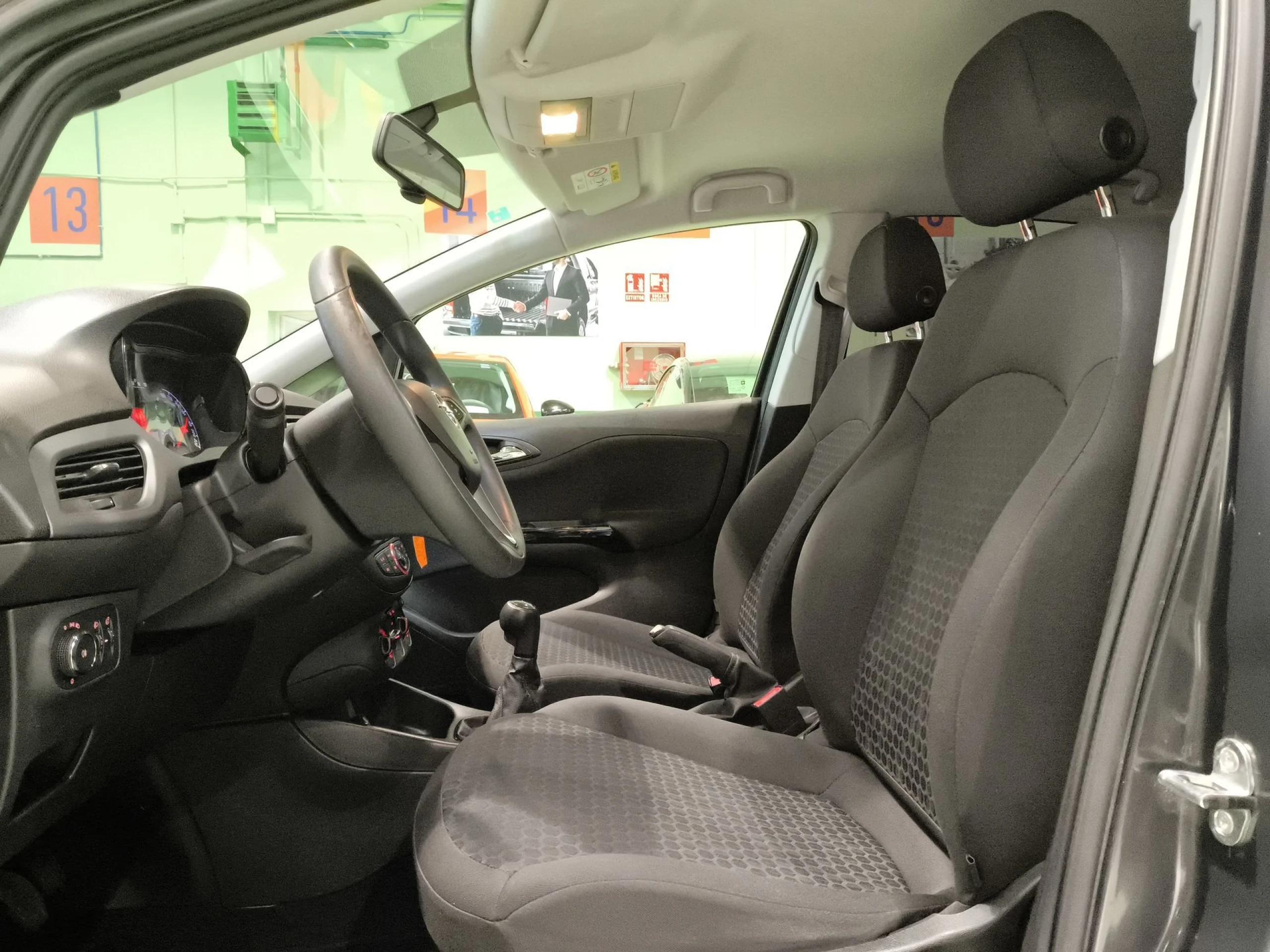 Opel Corsa 1.3 CDTi Expression 55 kW (75 CV) - Foto 8
