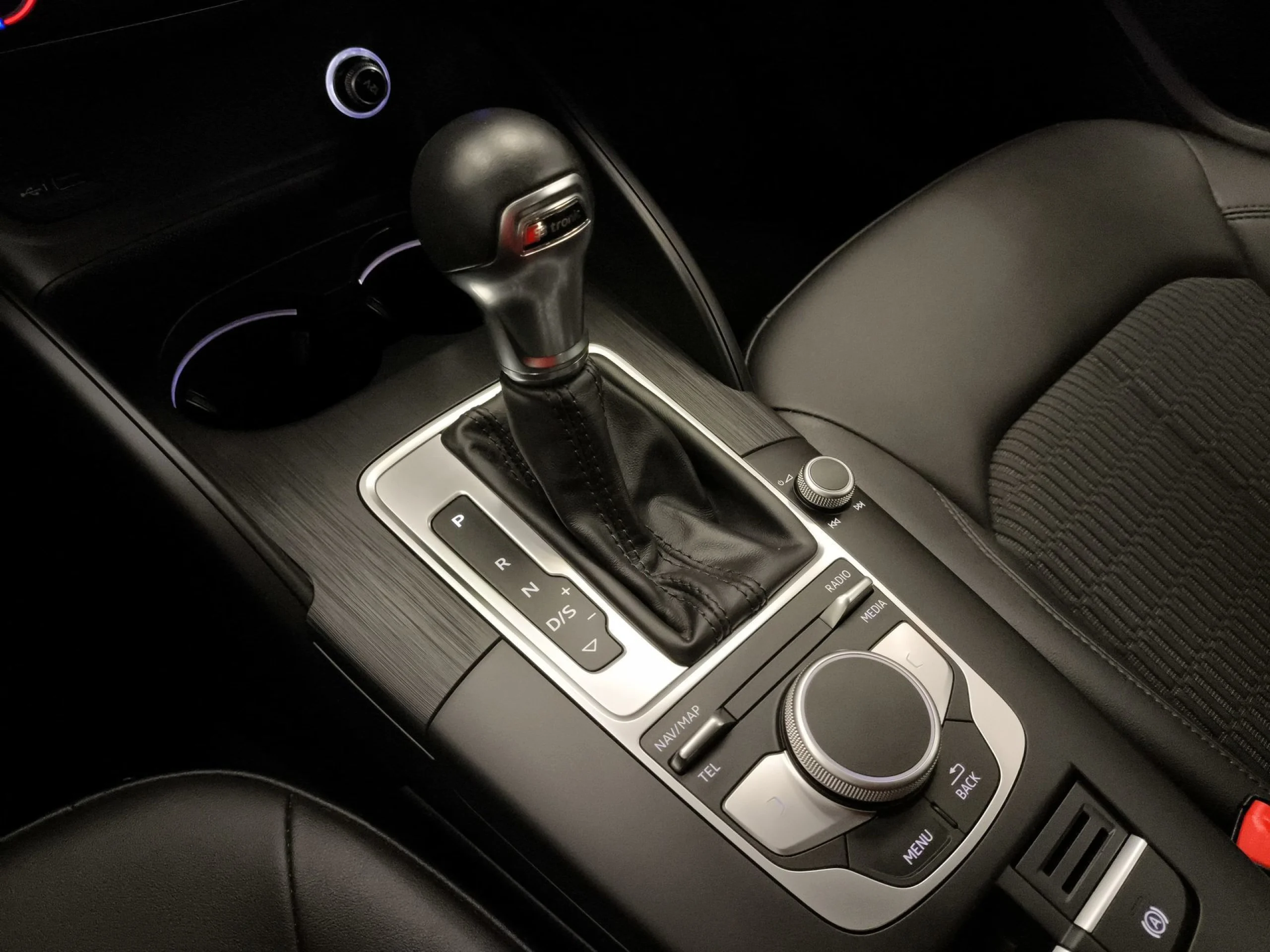 Audi A3 design edition  1.4 TFSI CoD ultra 110 kW (150 CV) S tronic - Foto 24
