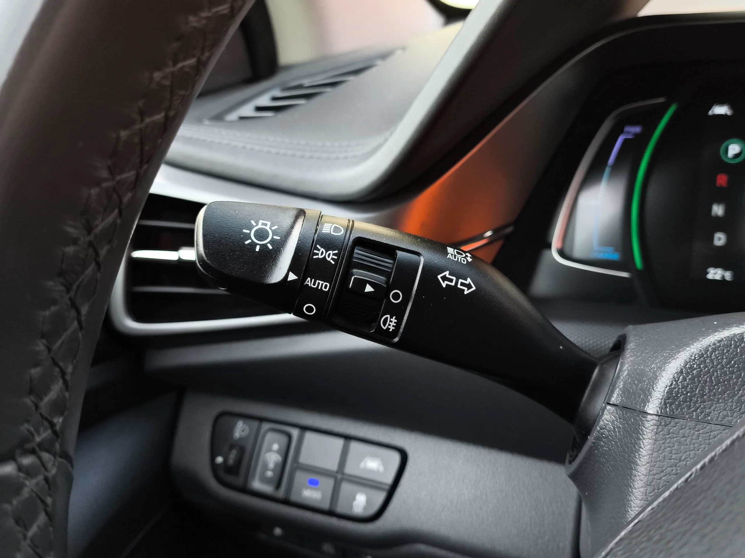 Hyundai IONIQ 1.6 GDI PHEV Tecno DCT 104 kW (141 CV) - Foto 16
