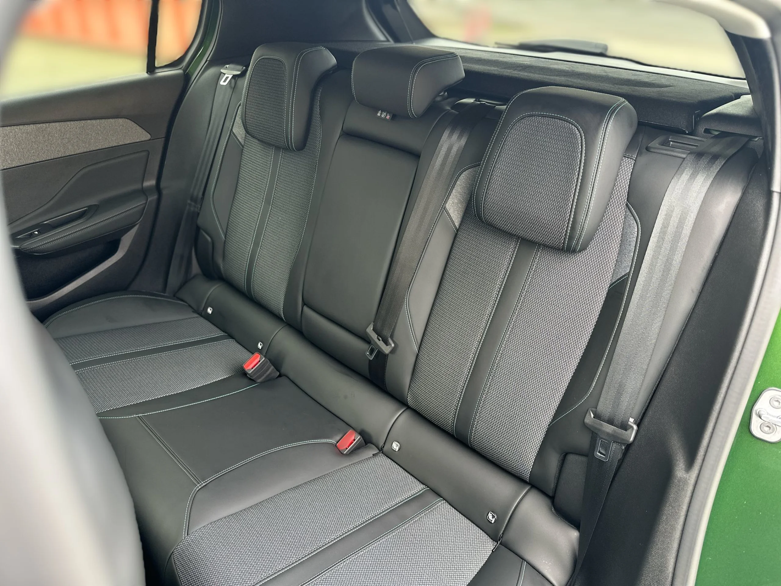 Peugeot 308 308 5P ALLURE PACK 130CV MANUAL 6V ( NUEVO MODELO) - Foto 18