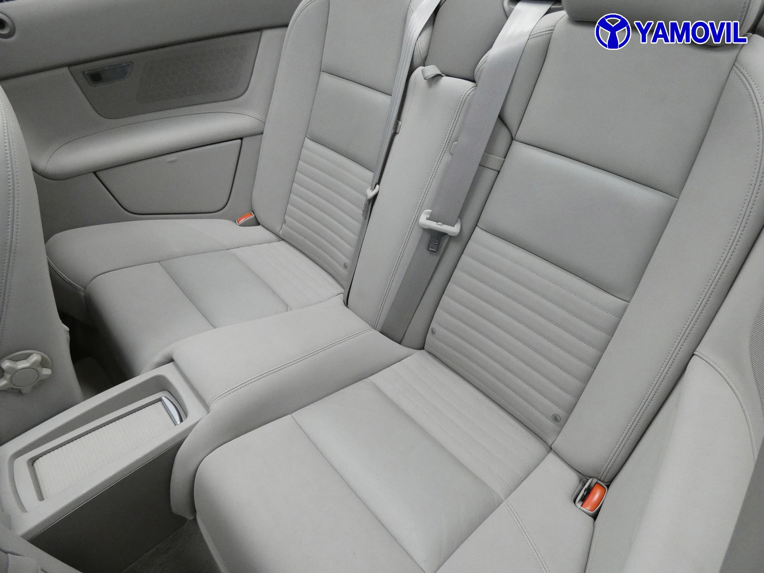 Volvo C70 2.0 D3 MOMENTUM AUTO - Foto 18