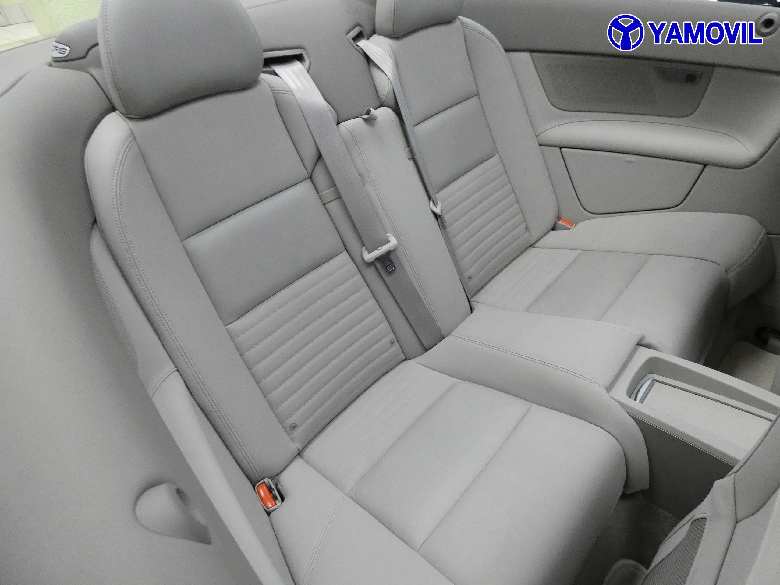 Volvo C70 2.0 D3 MOMENTUM AUTO - Foto 20