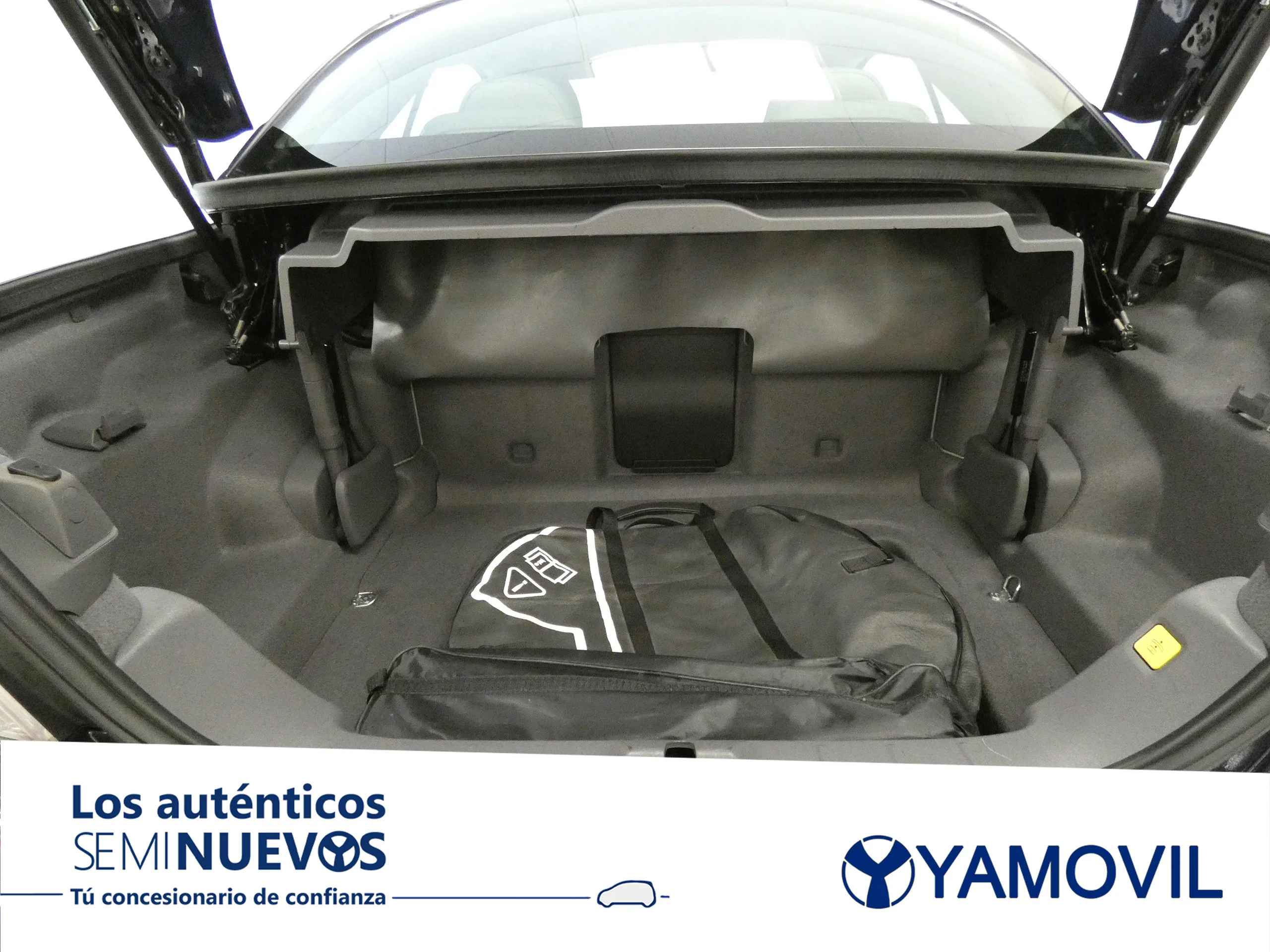 Volvo C70 2.0 D3 MOMENTUM AUTO - Foto 12