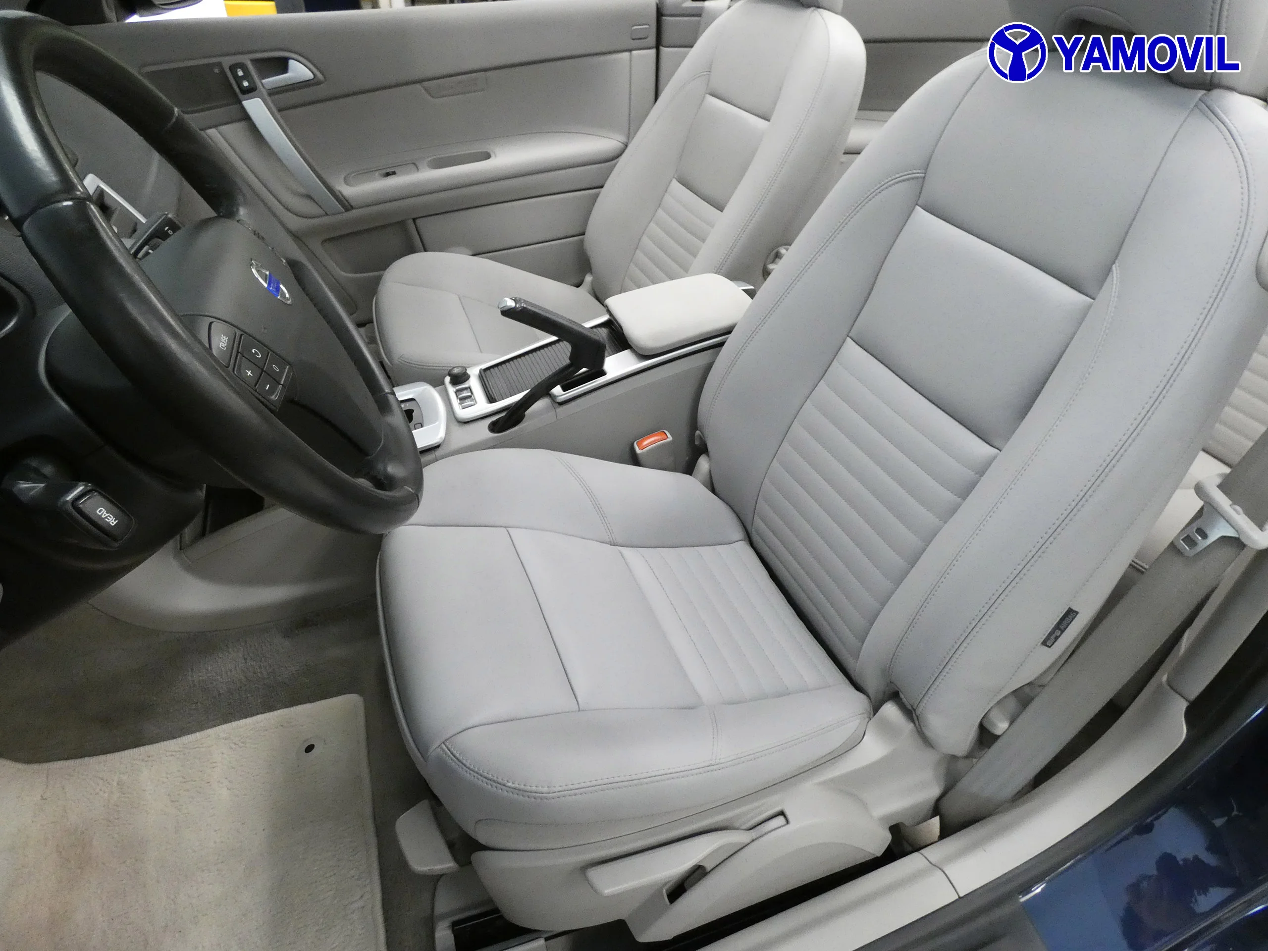 Volvo C70 2.0 D3 MOMENTUM AUTO - Foto 17