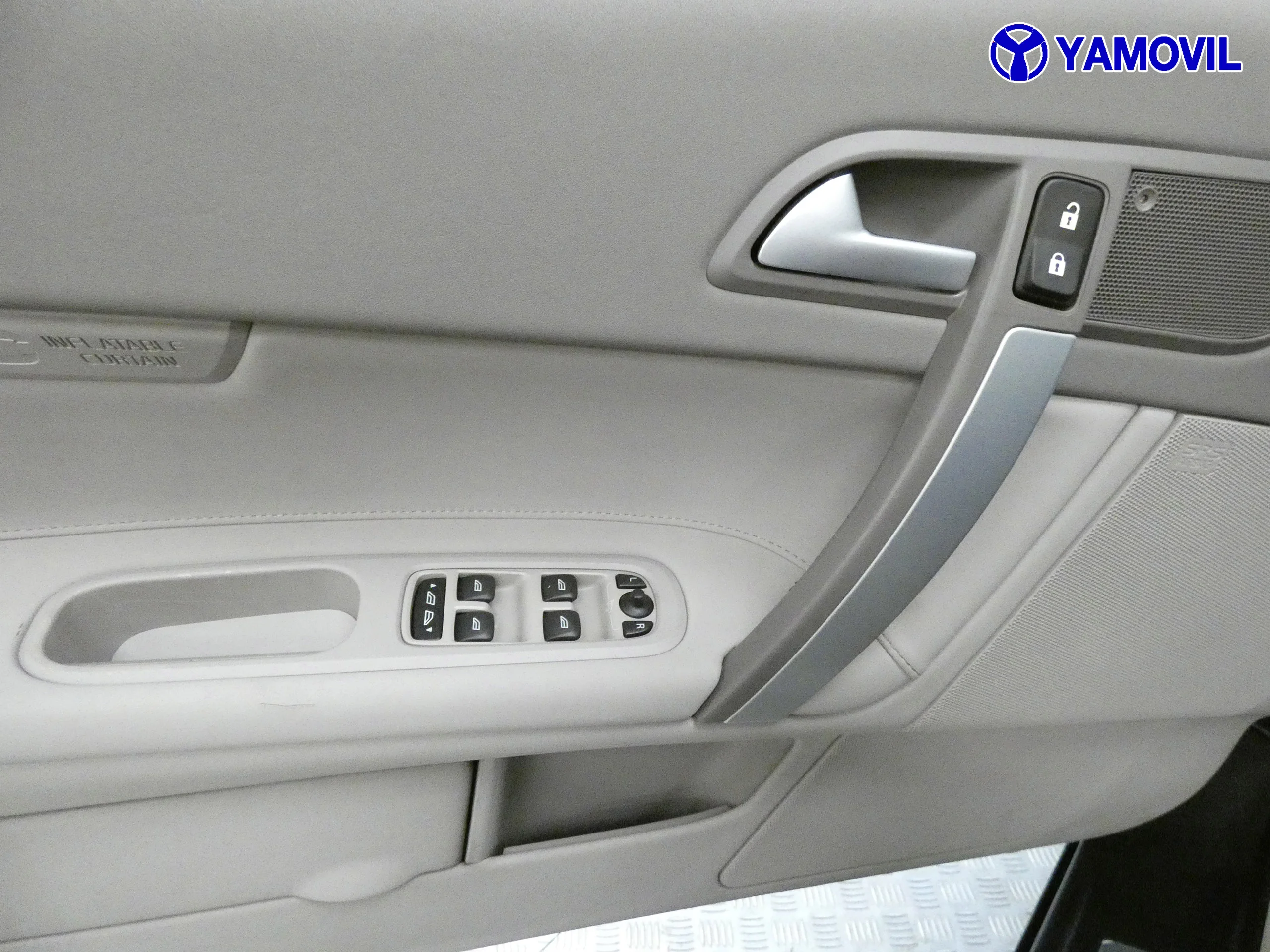 Volvo C70 2.0 D3 MOMENTUM AUTO - Foto 29