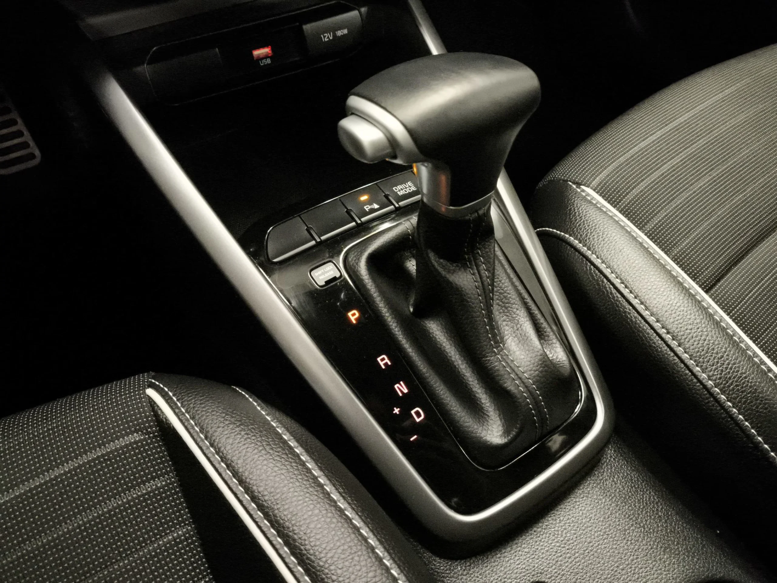 Kia Rio 1.0 T-GDi MHEV iMT GT Line DCT 88 kW (120 CV) - Foto 19