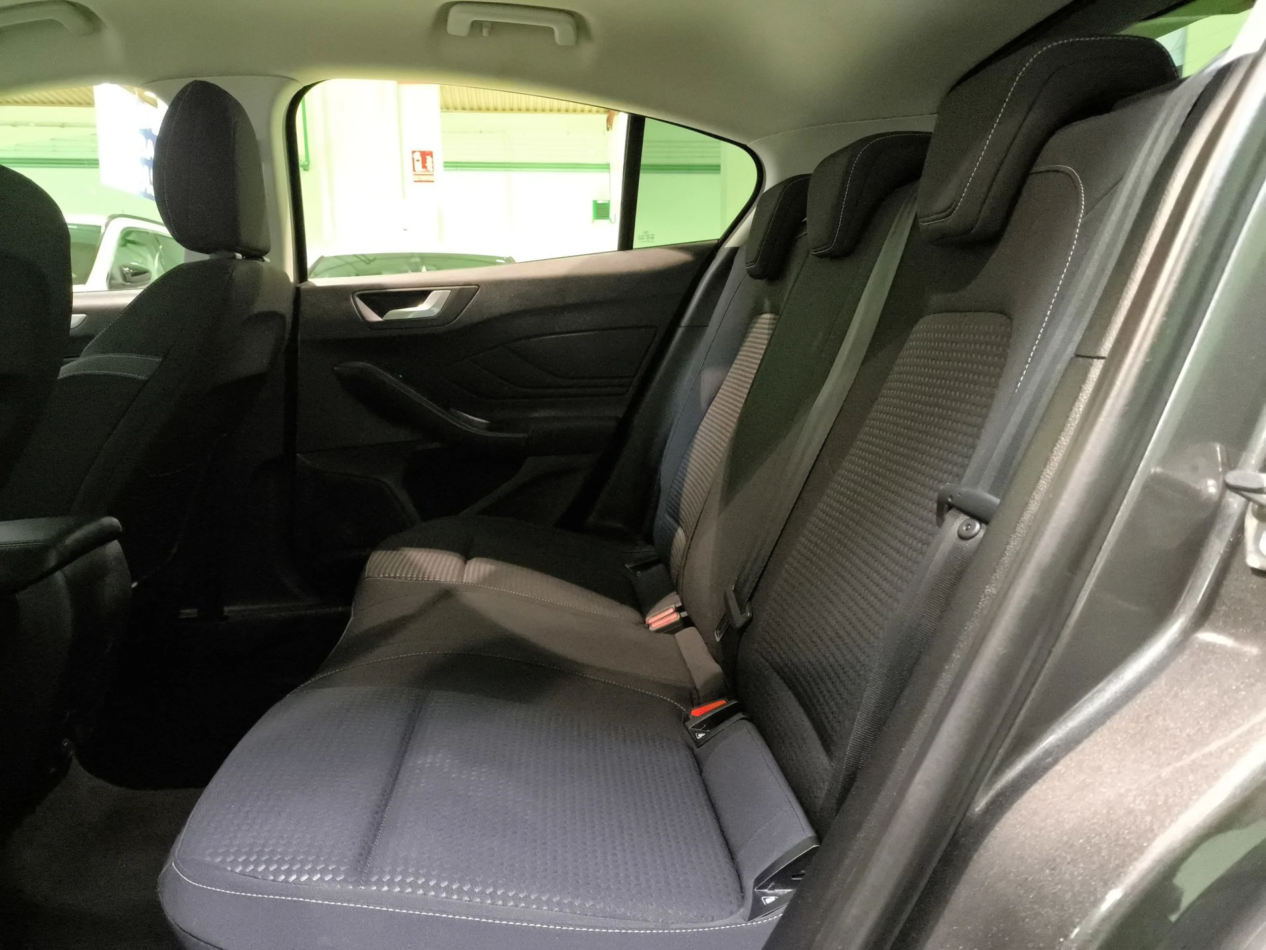 Ford Focus 1.0 Ecoboost SANDS Titanium Auto 92 kW (125 CV) - Foto 18
