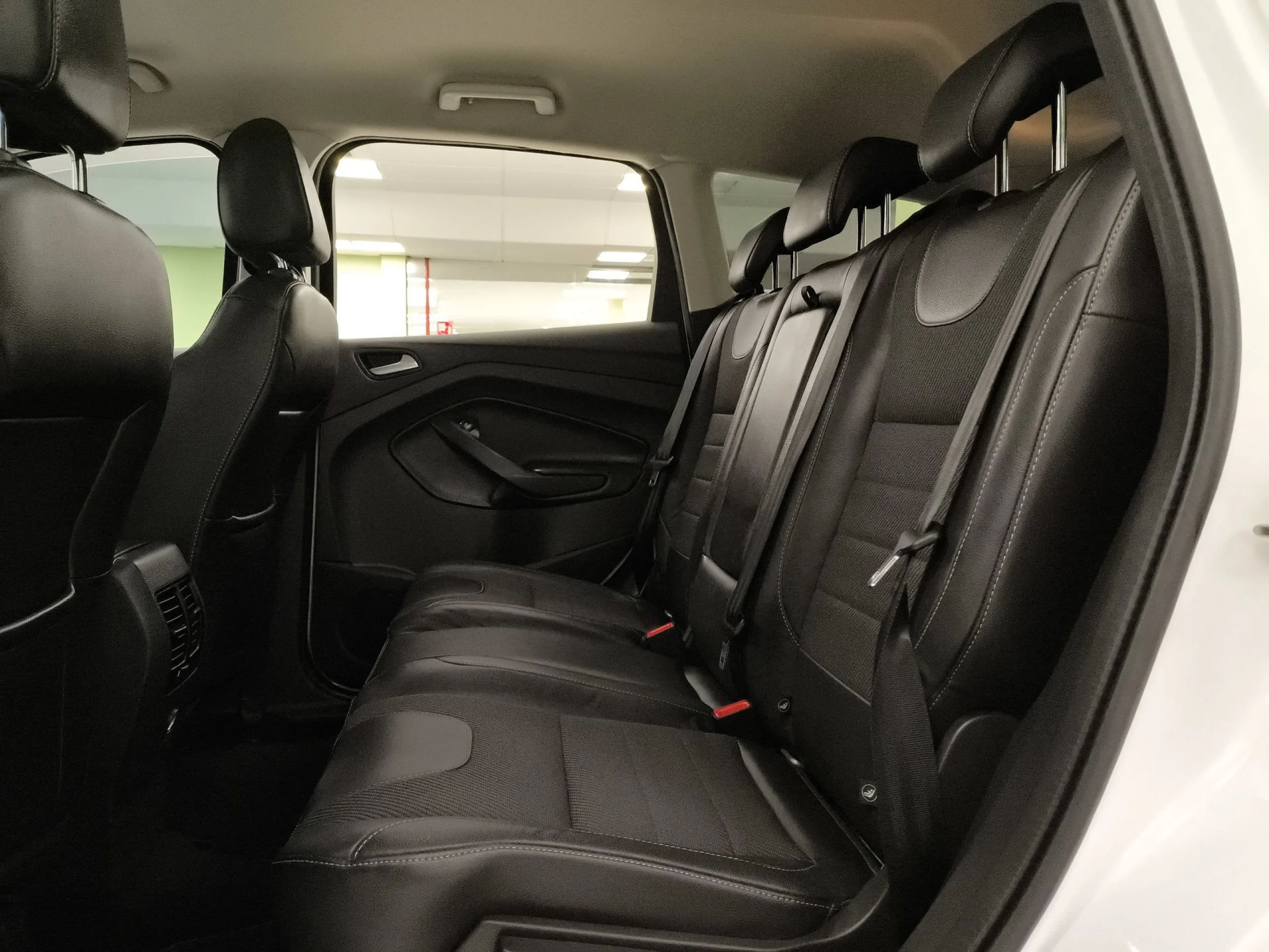 Ford Kuga 2.0 TDCI Titanium 4x2 110 kW (150 CV) - Foto 19
