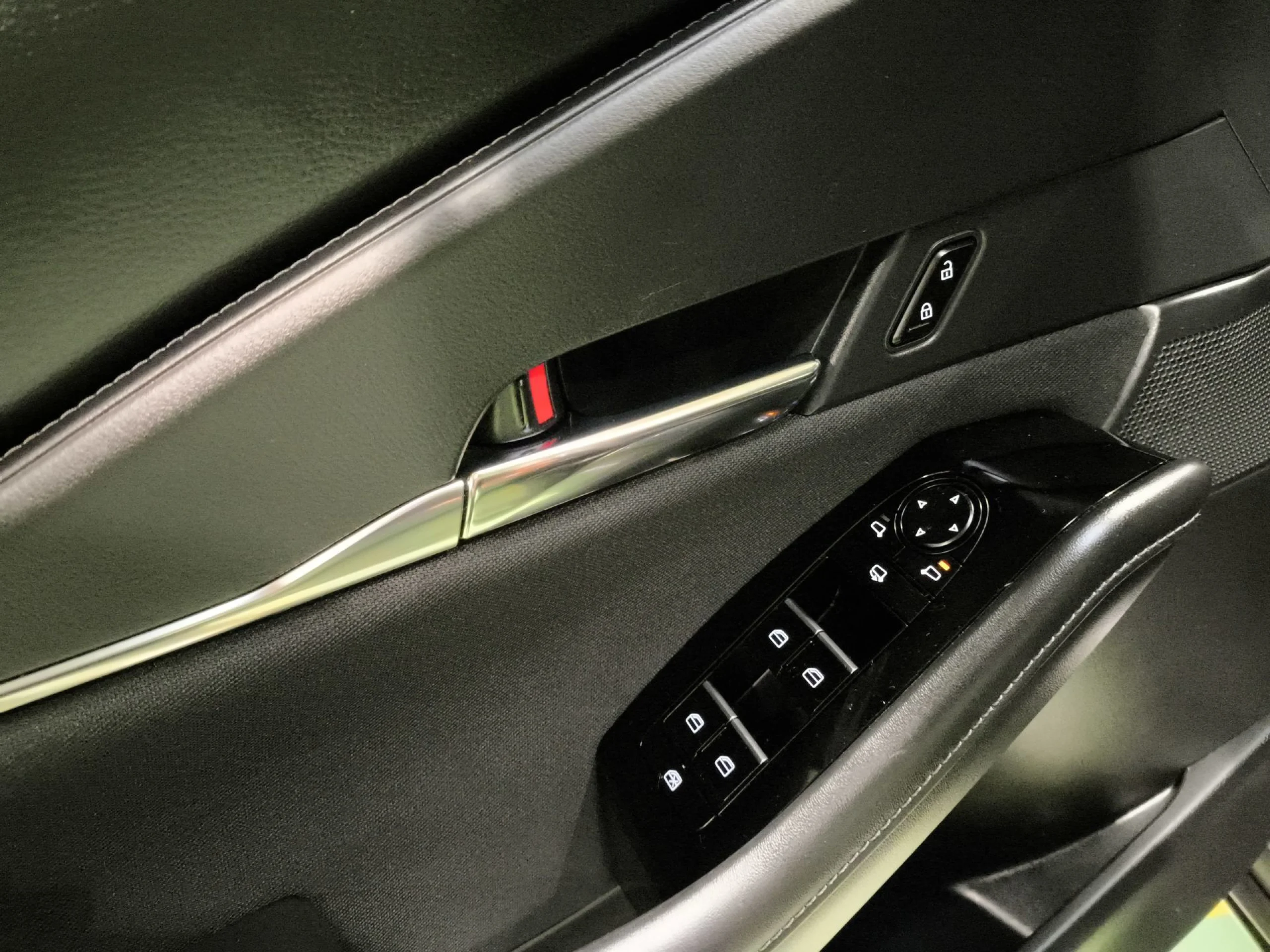 Mazda Cx-30 2.0 e-Skyactive-X Evolution 2WD 137 kW (186 CV) - Foto 10