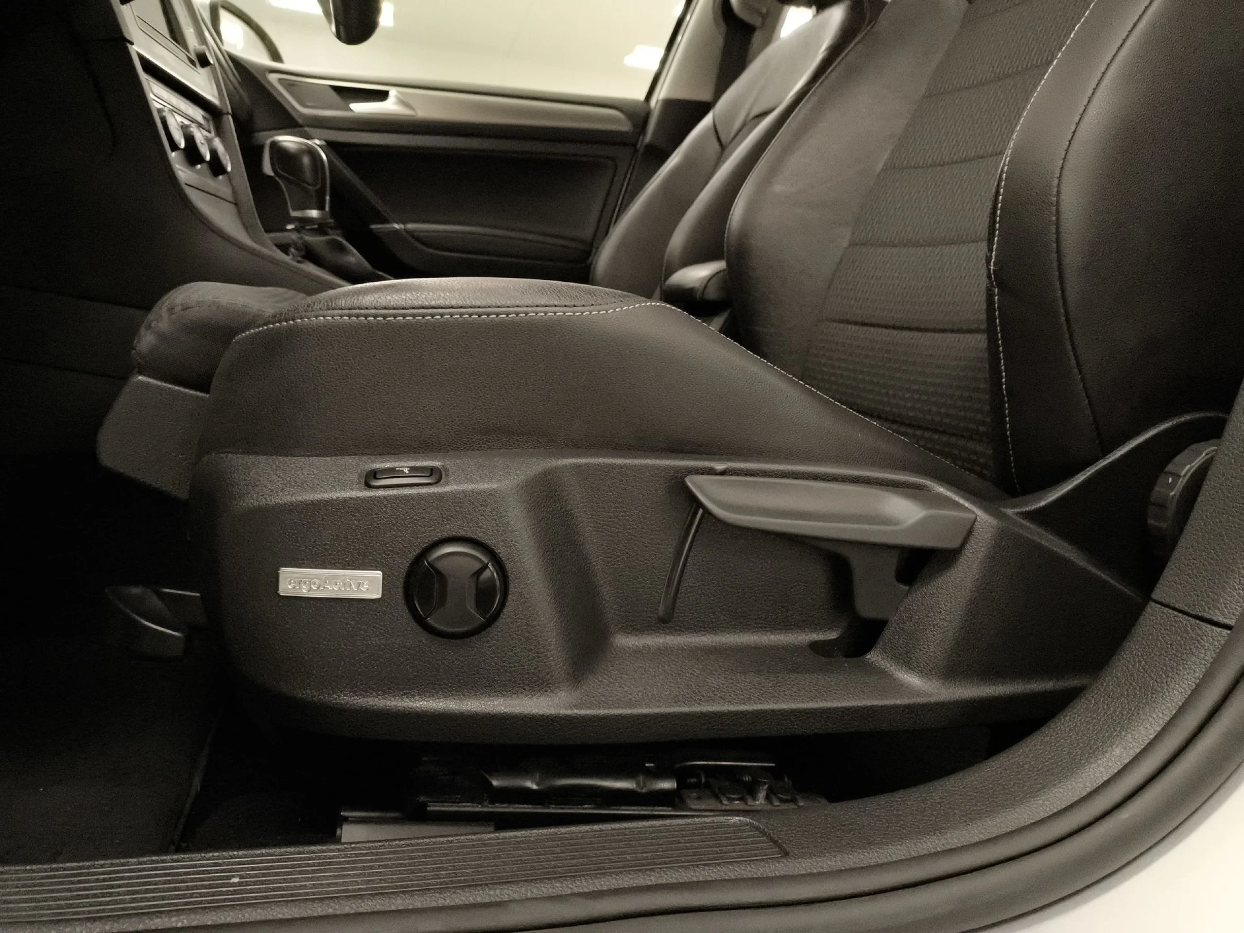 Volkswagen Golf Advance 1.6 TDI BMT 81 kW (110 CV) DSG - Foto 9