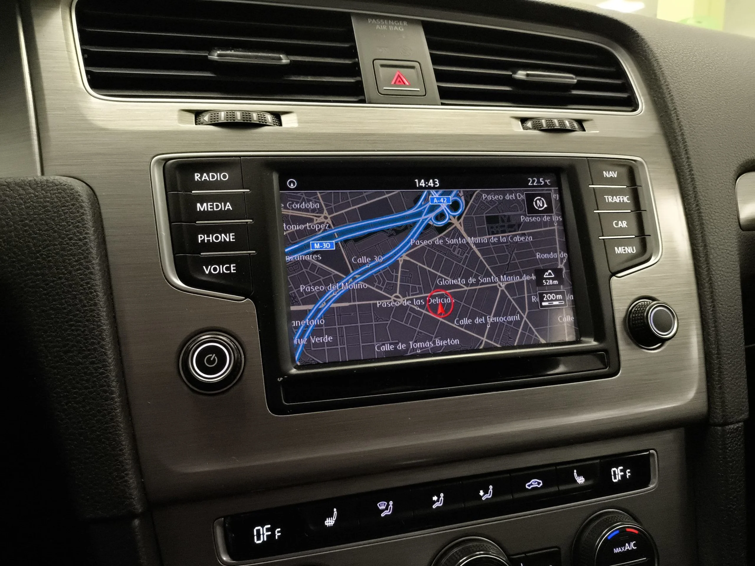 Volkswagen Golf Advance 1.6 TDI BMT 81 kW (110 CV) DSG - Foto 16