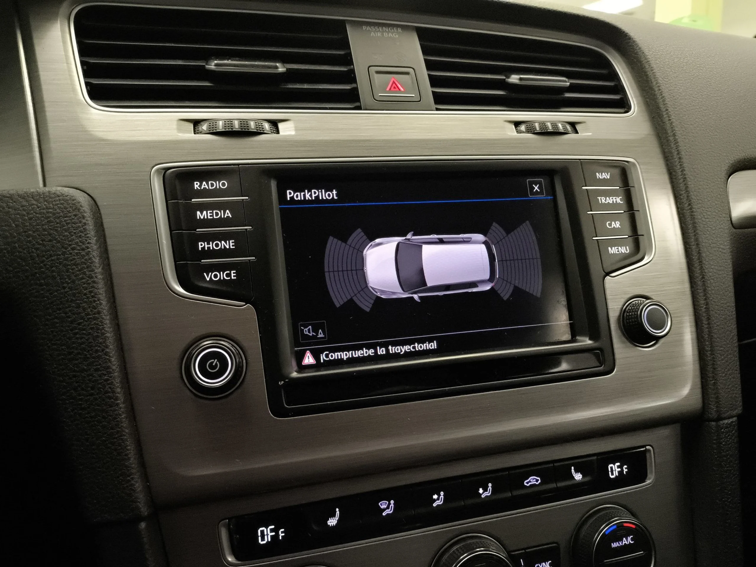 Volkswagen Golf Advance 1.6 TDI BMT 81 kW (110 CV) DSG - Foto 17