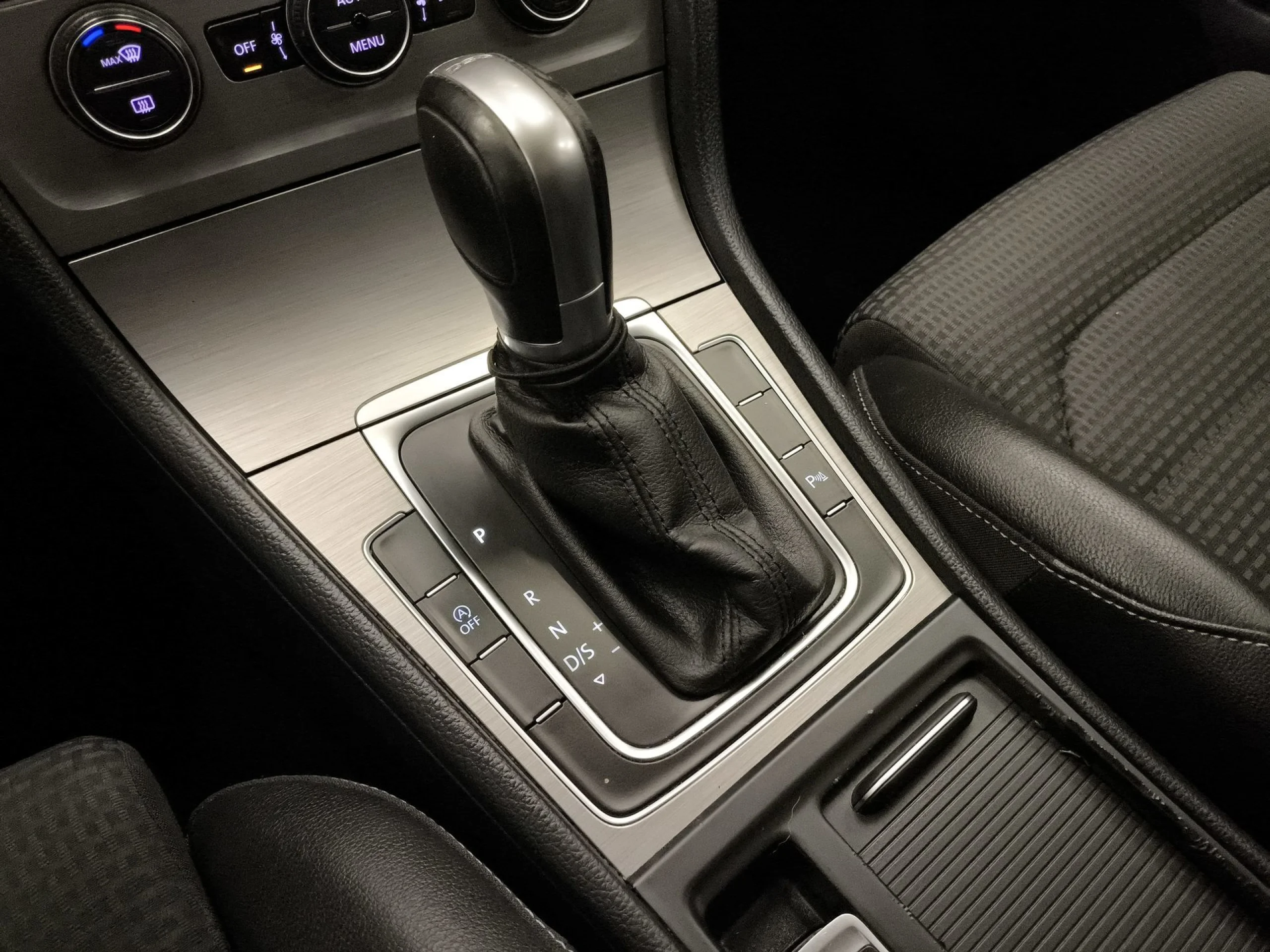 Volkswagen Golf Advance 1.6 TDI BMT 81 kW (110 CV) DSG - Foto 19