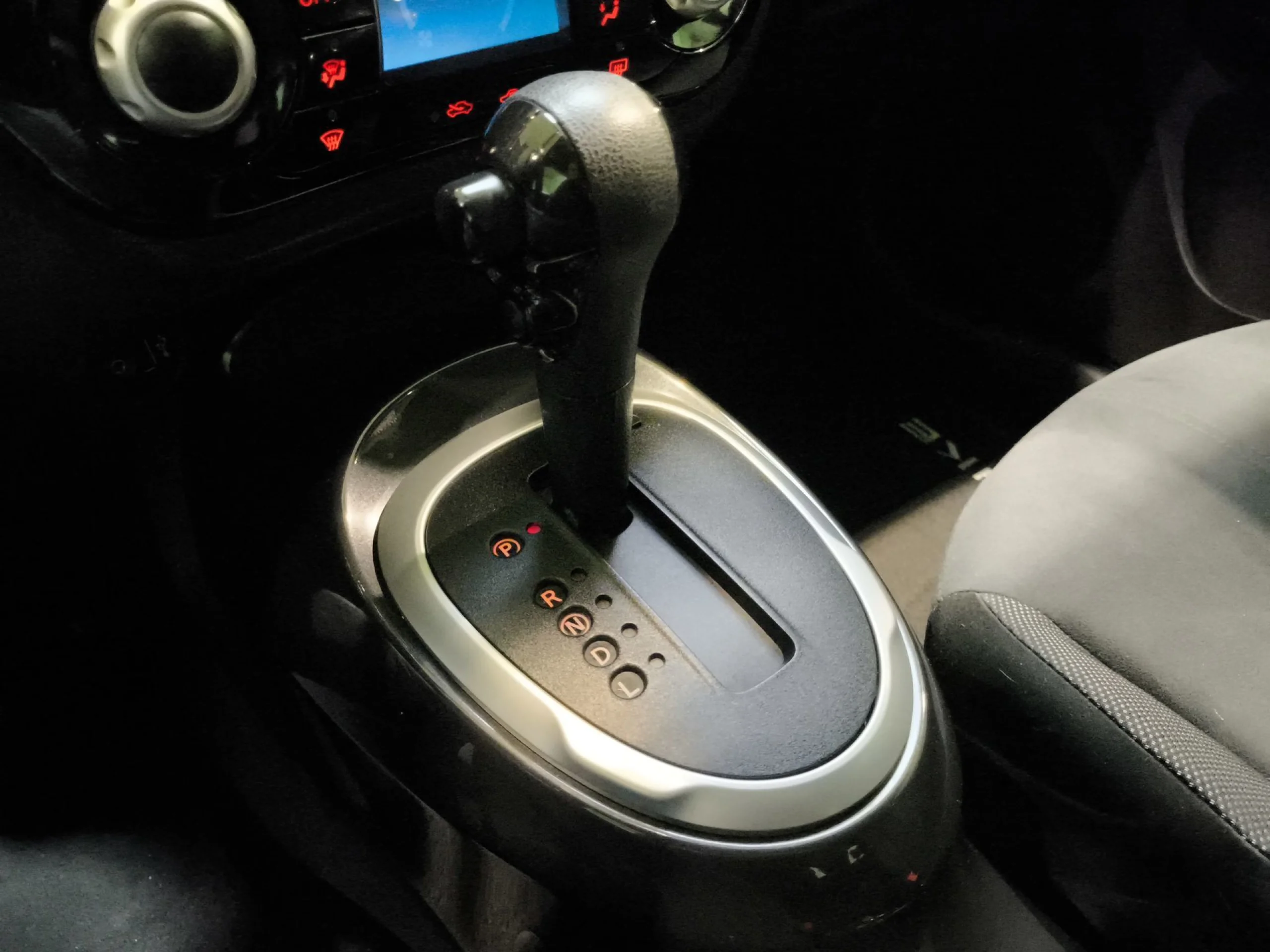 Nissan Juke 1.6 Tekna 4X2 XTronic 86 kW (117 CV) - Foto 19