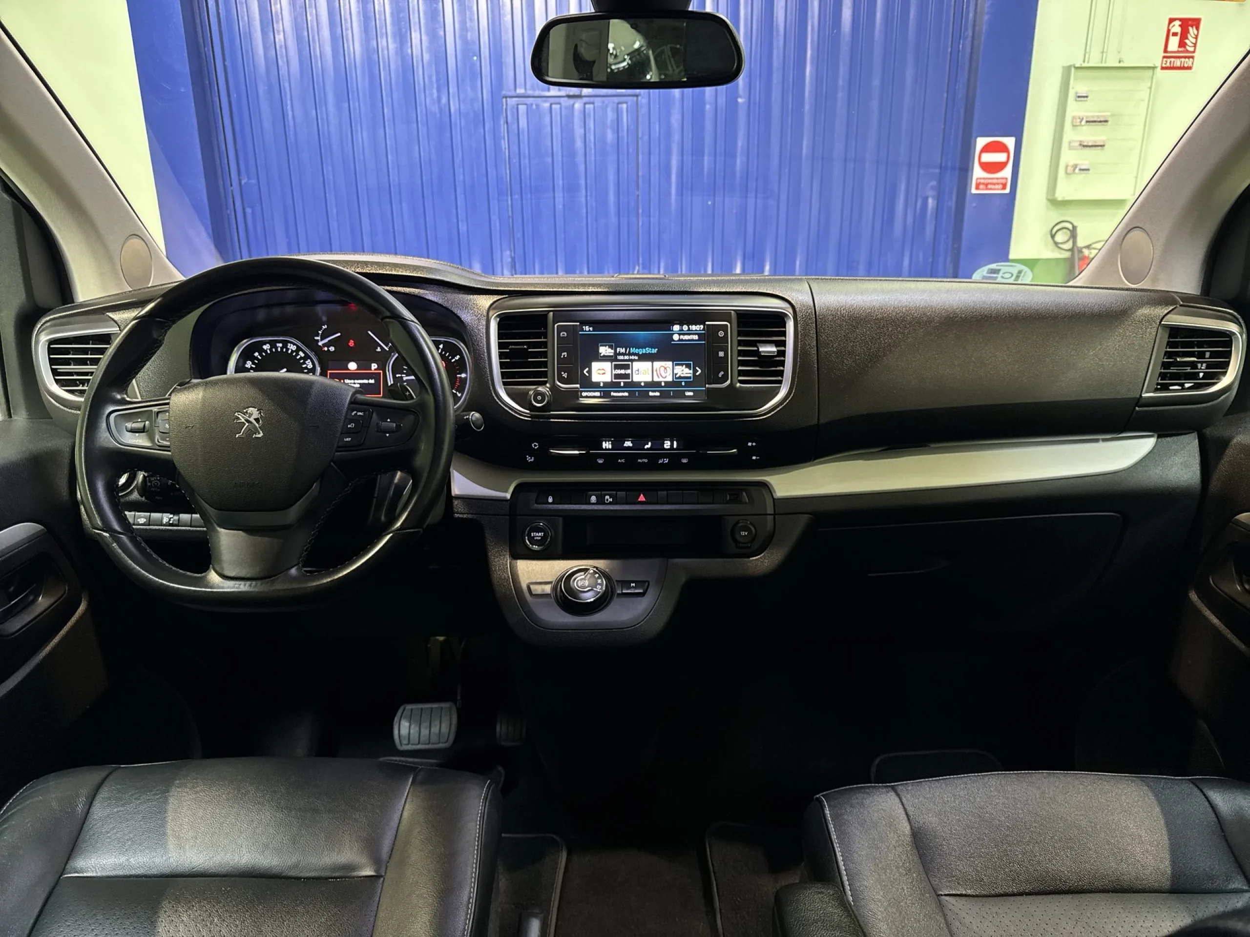 Peugeot Traveller BlueHDi 180 Business VIP Long EAT8 132 kW (180 CV) - Foto 11