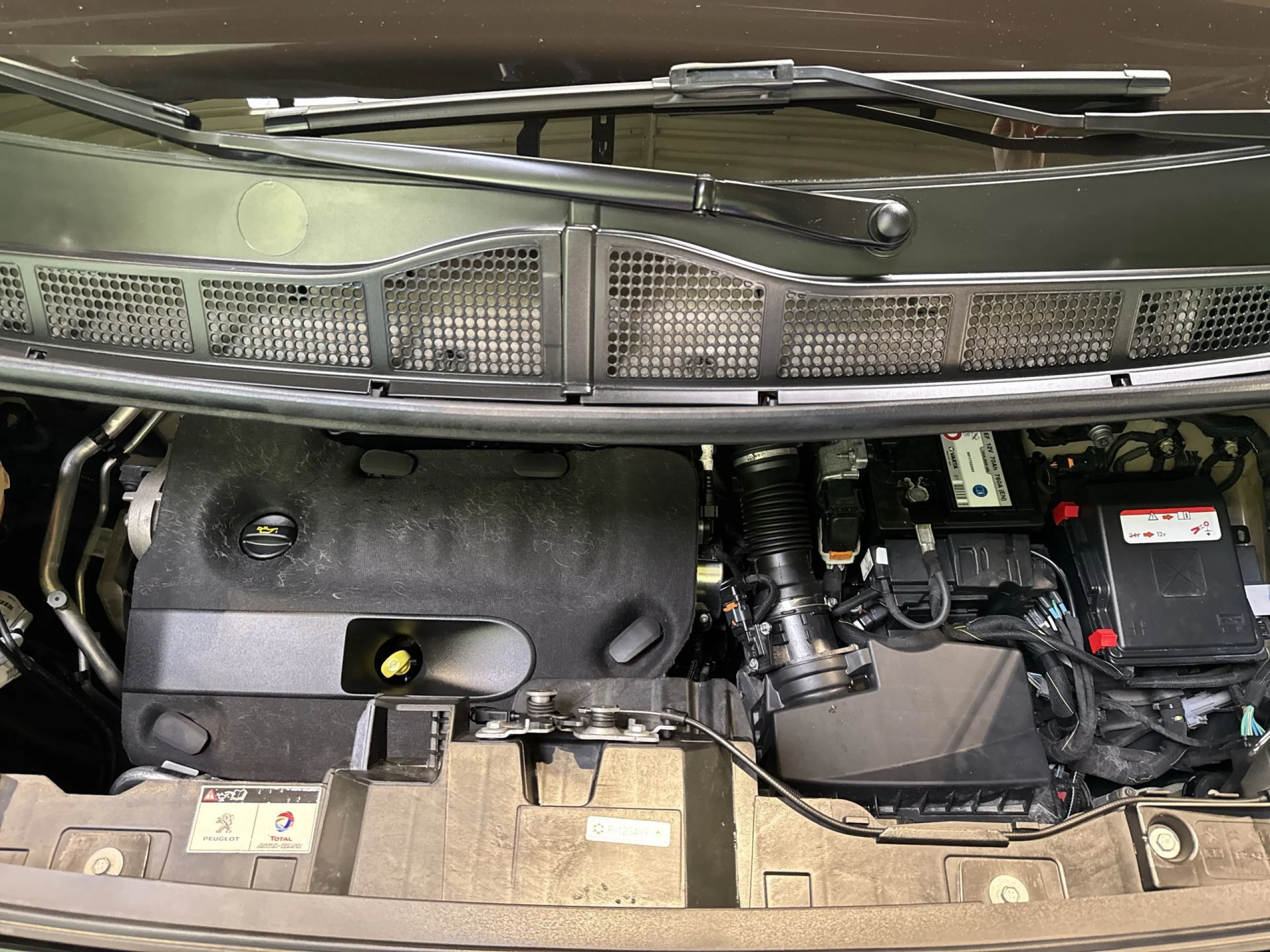 Peugeot Traveller BlueHDi 180 Business VIP Long EAT8 132 kW (180 CV) - Foto 29