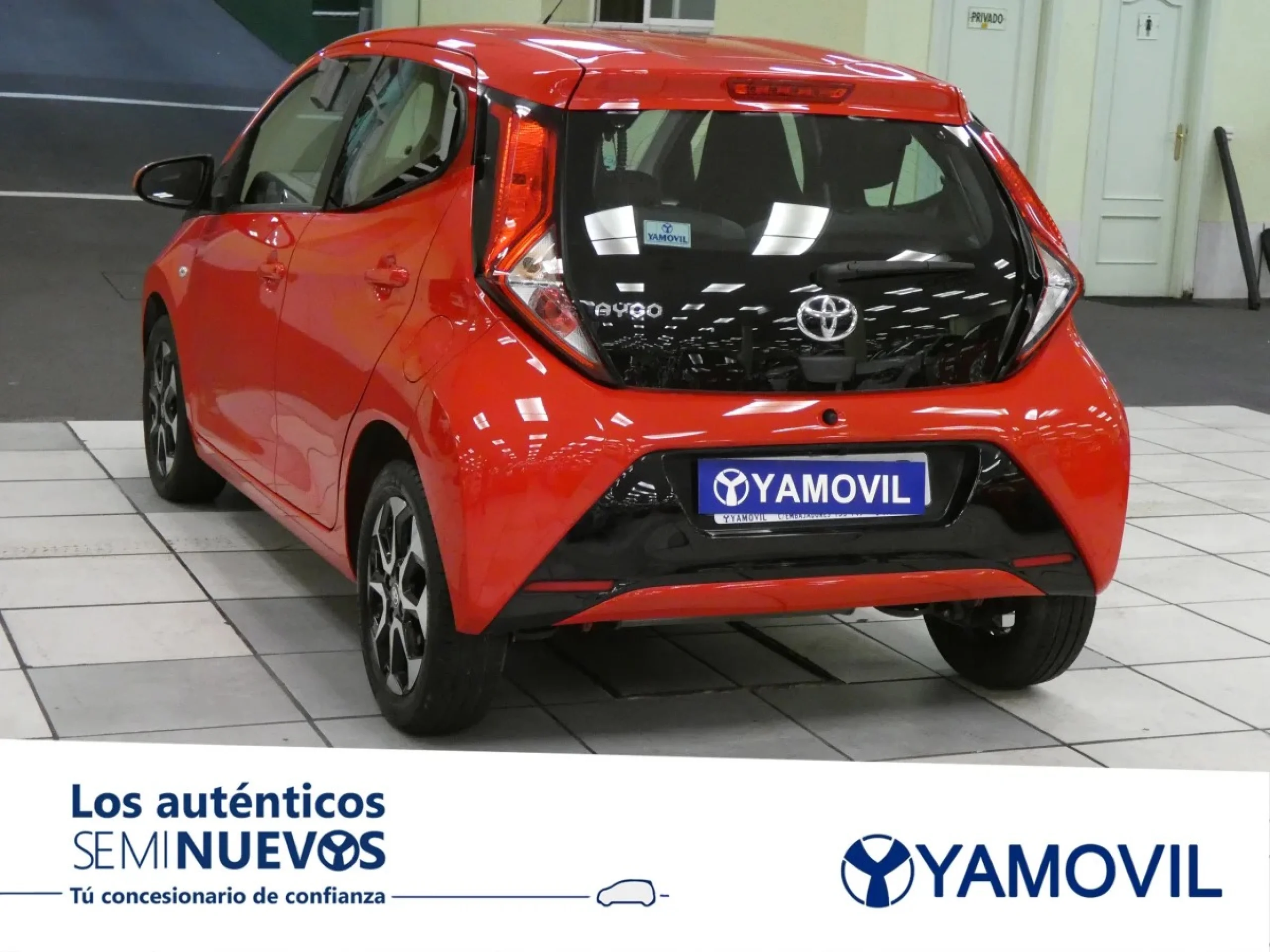Toyota Aygo 1.0 70 x-play 53 kW (72 CV) - Foto 6