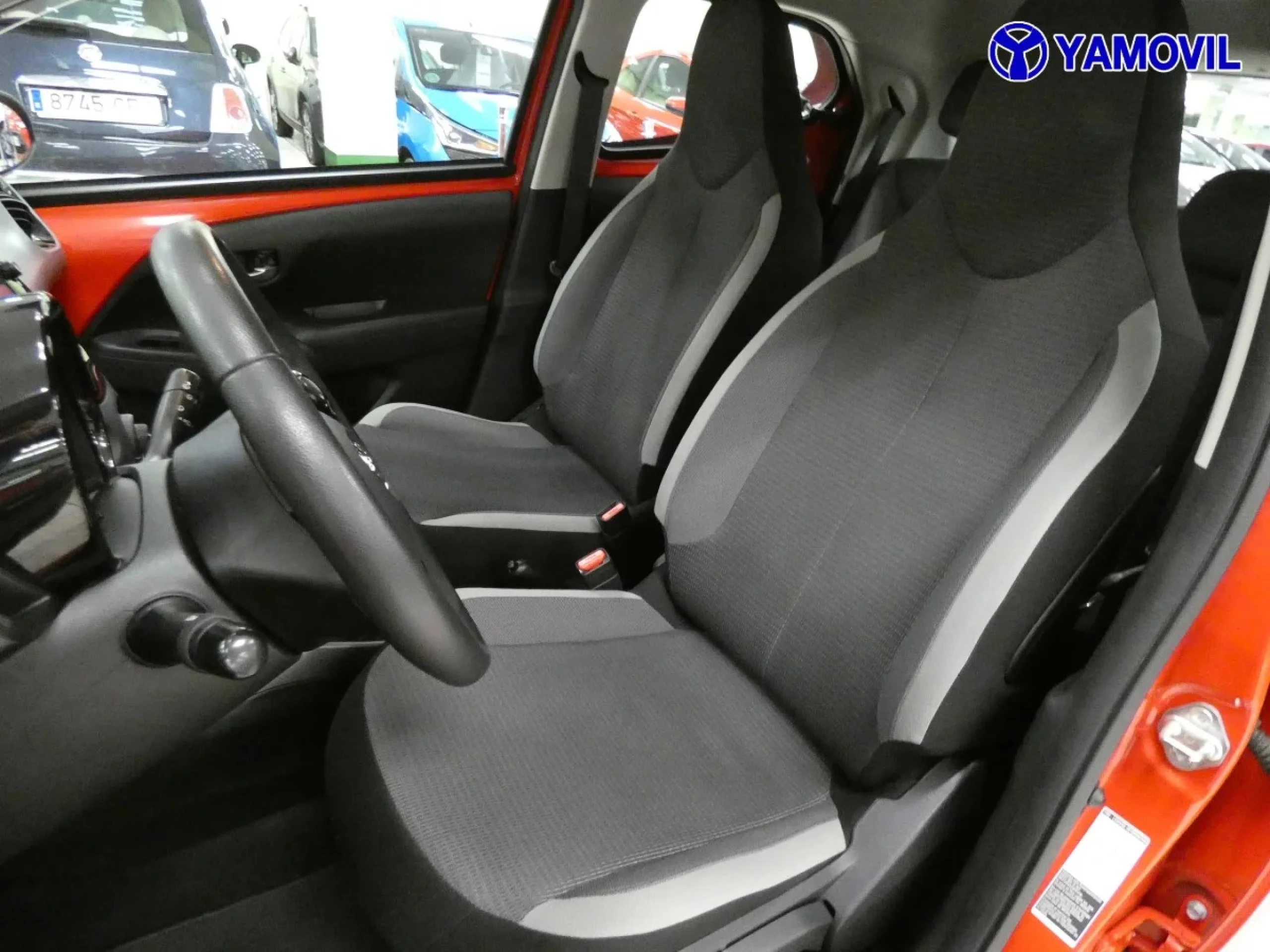Toyota Aygo 1.0 70 x-play 53 kW (72 CV) - Foto 13
