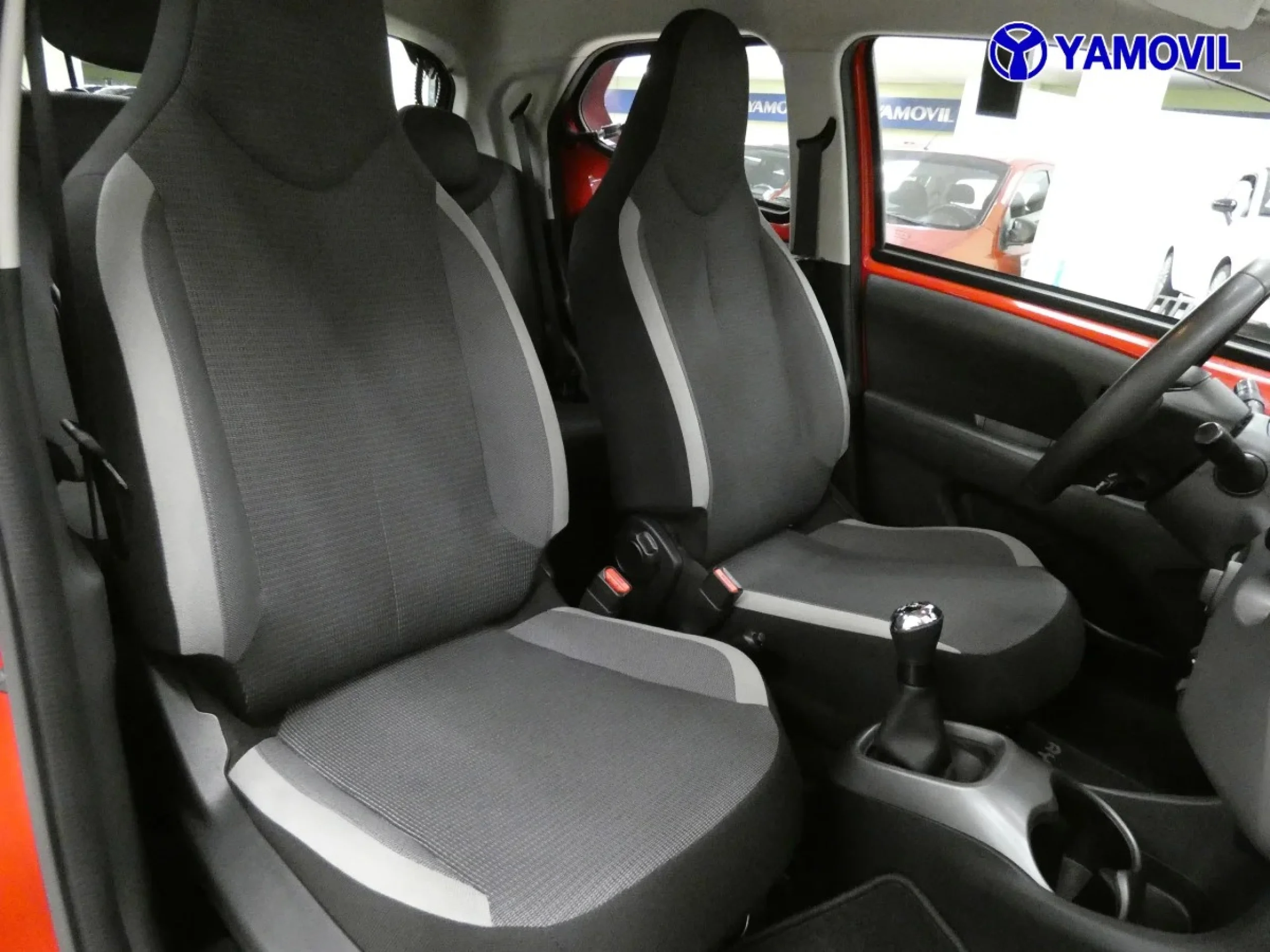 Toyota Aygo 1.0 70 x-play 53 kW (72 CV) - Foto 15