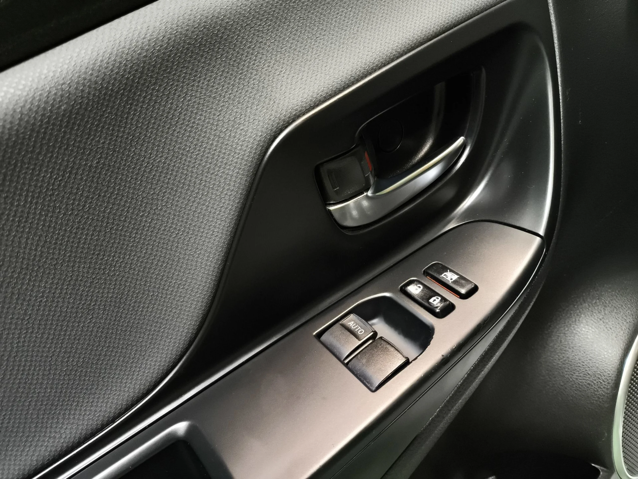 Toyota Yaris 1.5 Hybrid Active 74 kW (100 CV) - Foto 10